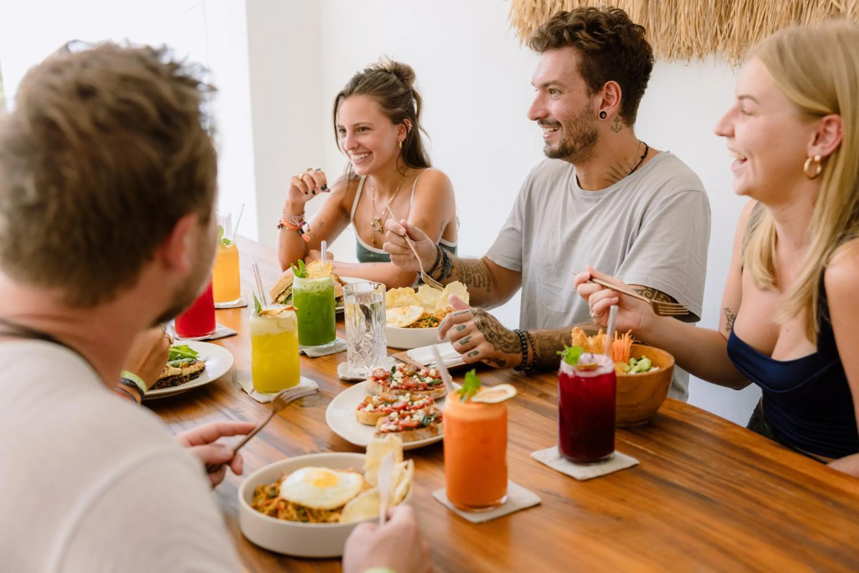 Food and drinks in Puri Garden Hotel & Hostel