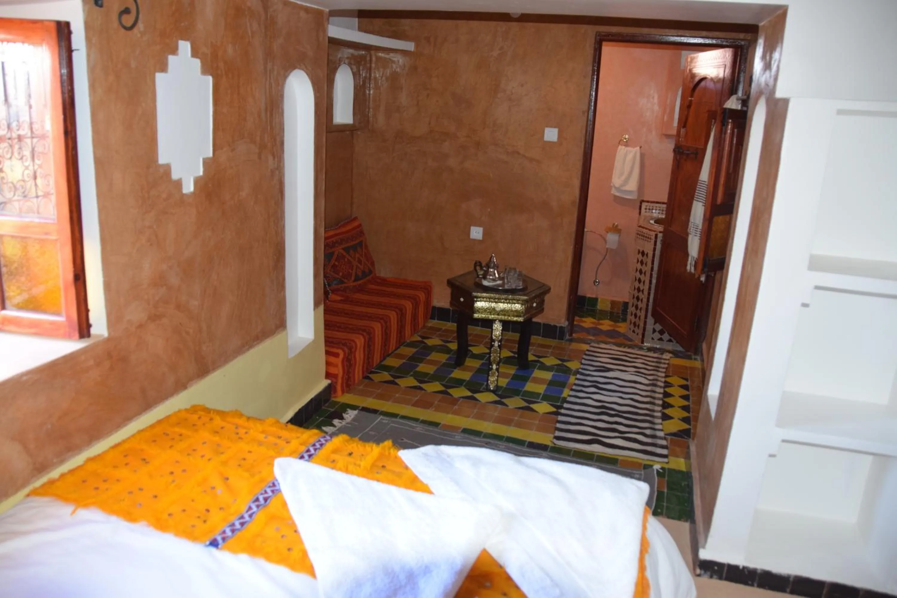 Shower, Bed in Kasbah Assafar