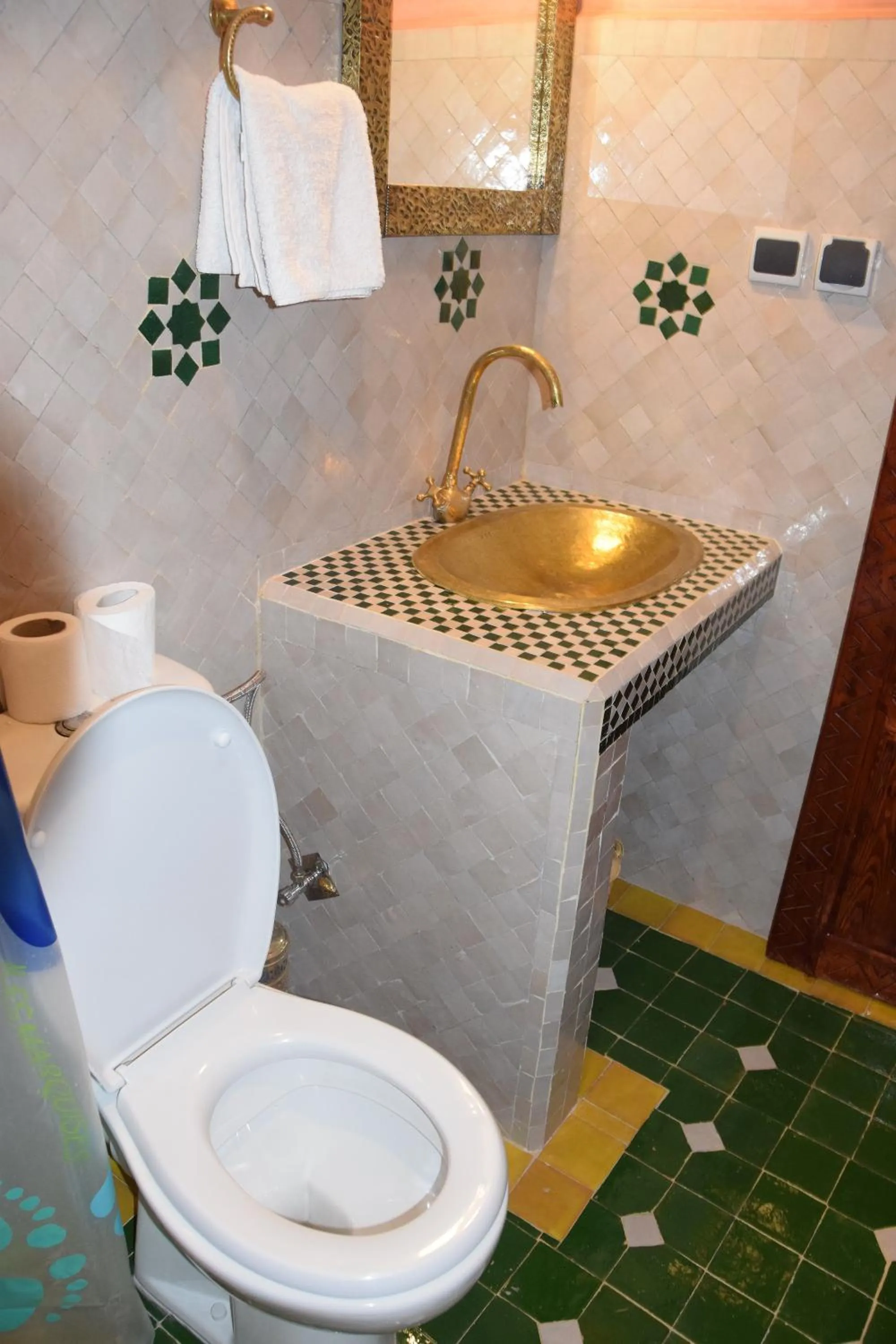 Toilet in Kasbah Assafar