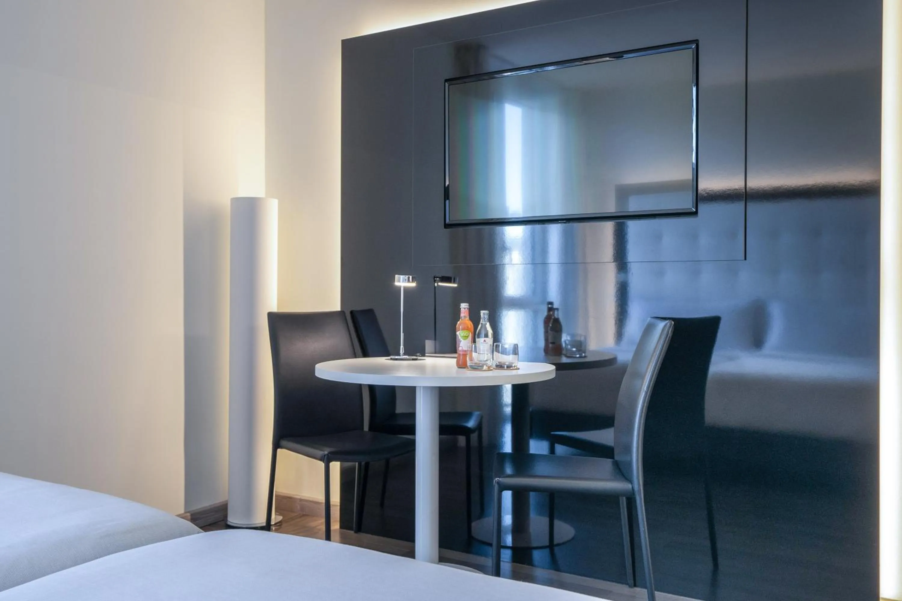 TV and multimedia, Bed in INNSiDE by Meliá Berlin Mitte