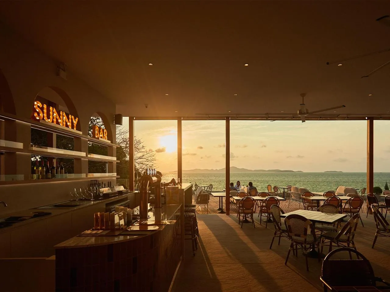 Restaurant/places to eat in Asia Pattaya Hotel