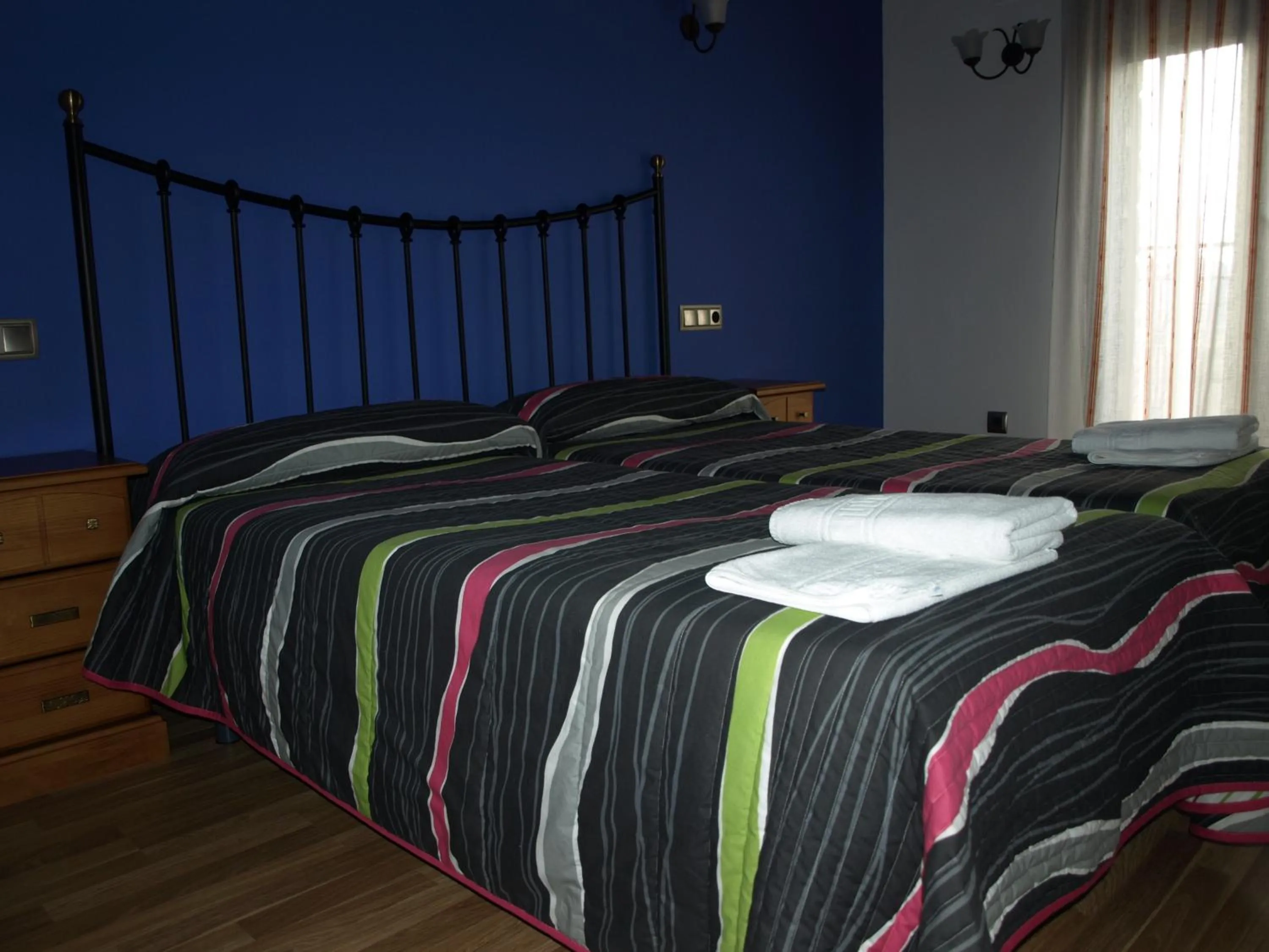 Photo of the whole room, Bed in El Churrón