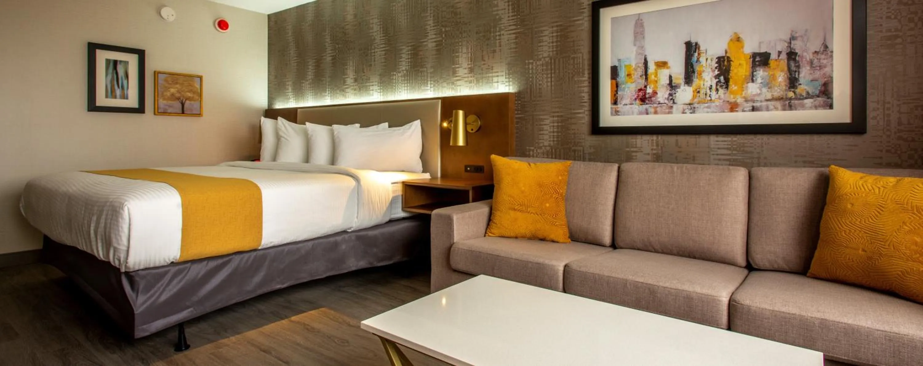 Bedroom, Bed in Atlantica Hotel Halifax