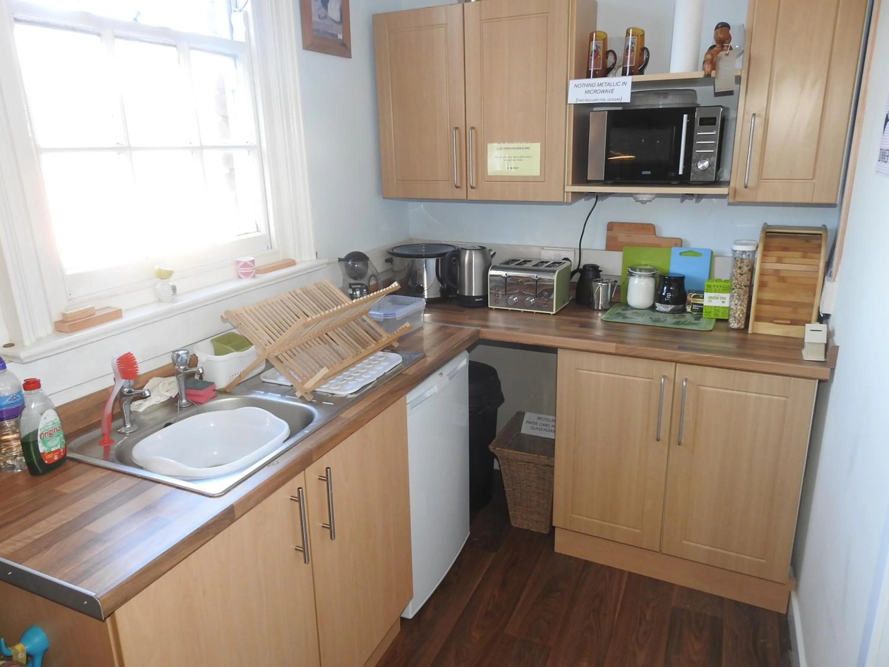 Kitchen or kitchenette in Hull Trinity Backpackers