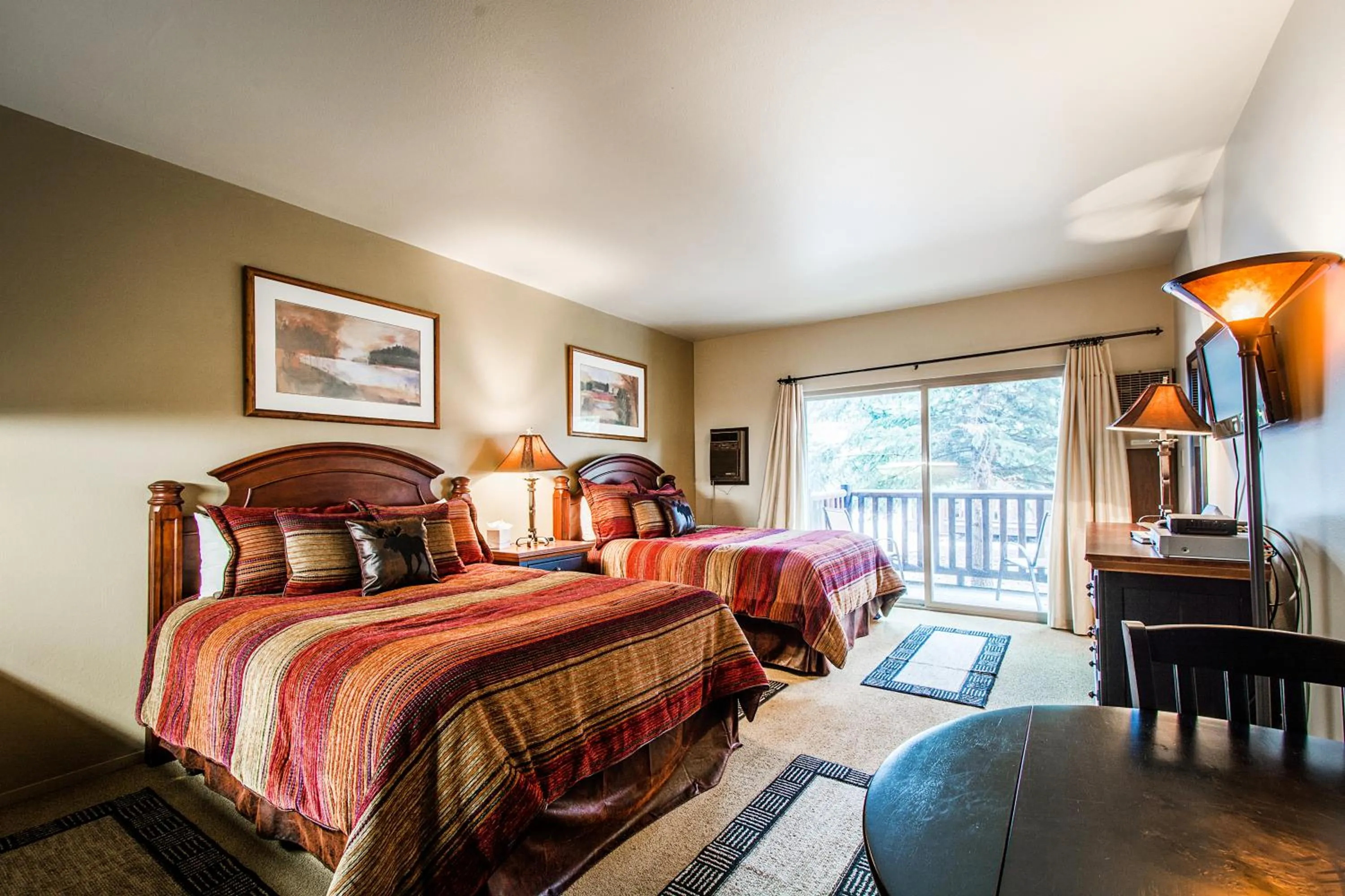 Prospector Accommodations by All Seasons Resort Lodging