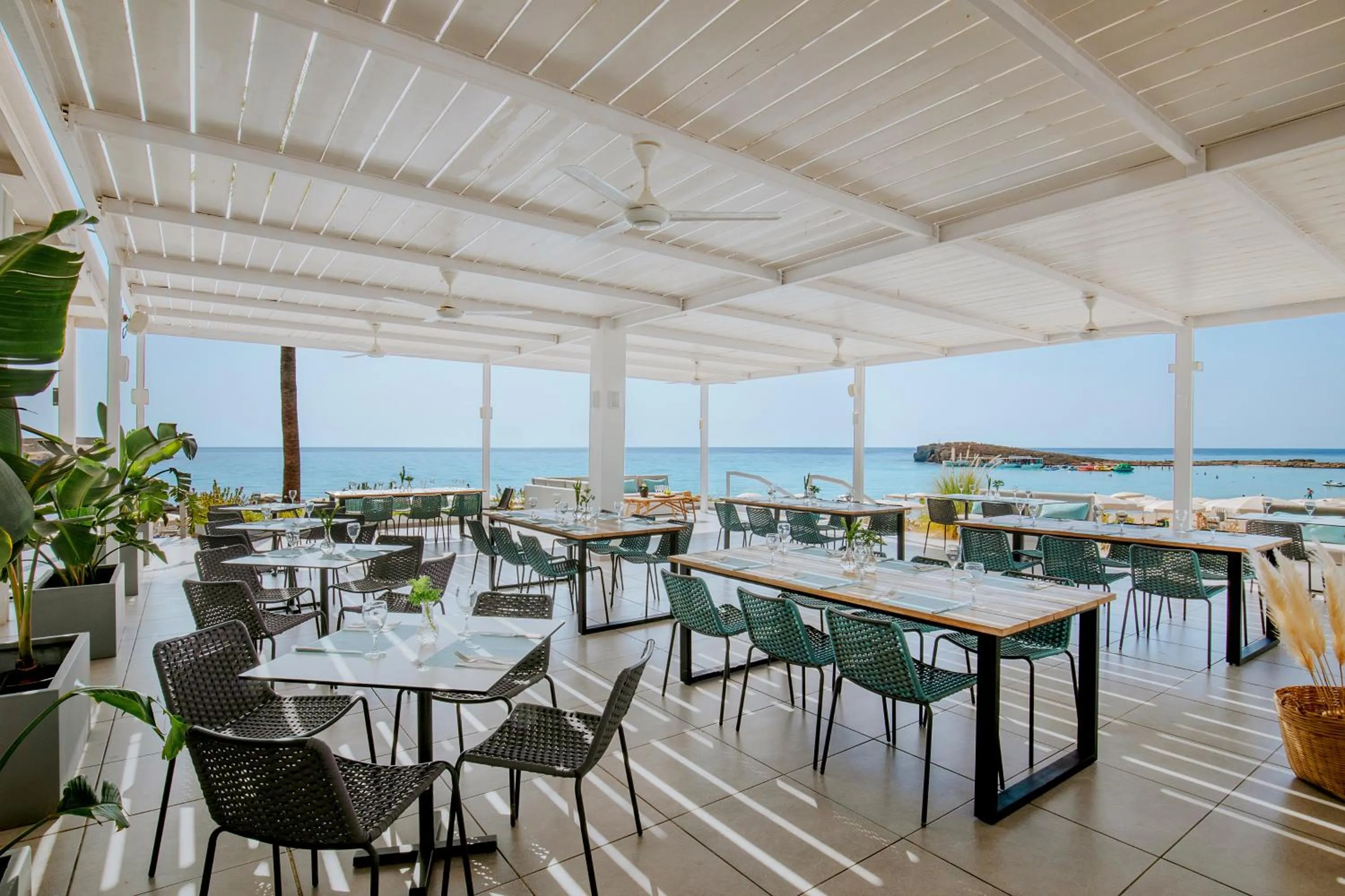 Restaurant/places to eat in Nissi Beach Resort