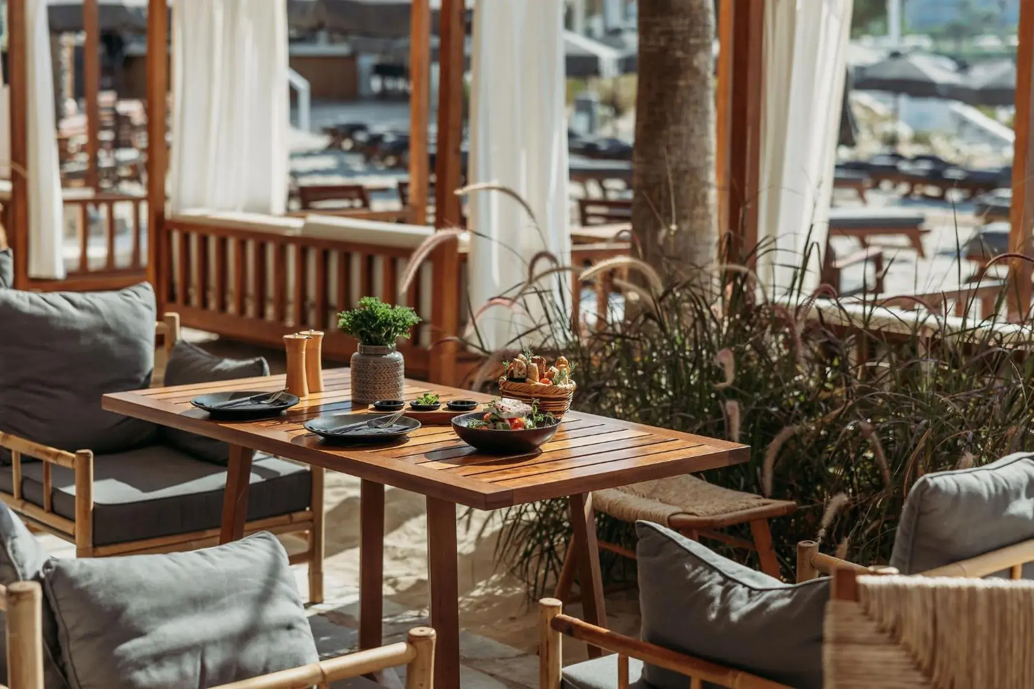 Restaurant/places to eat in Nissi Beach Resort Restaurant/places to eat in Nissi Beach Resort