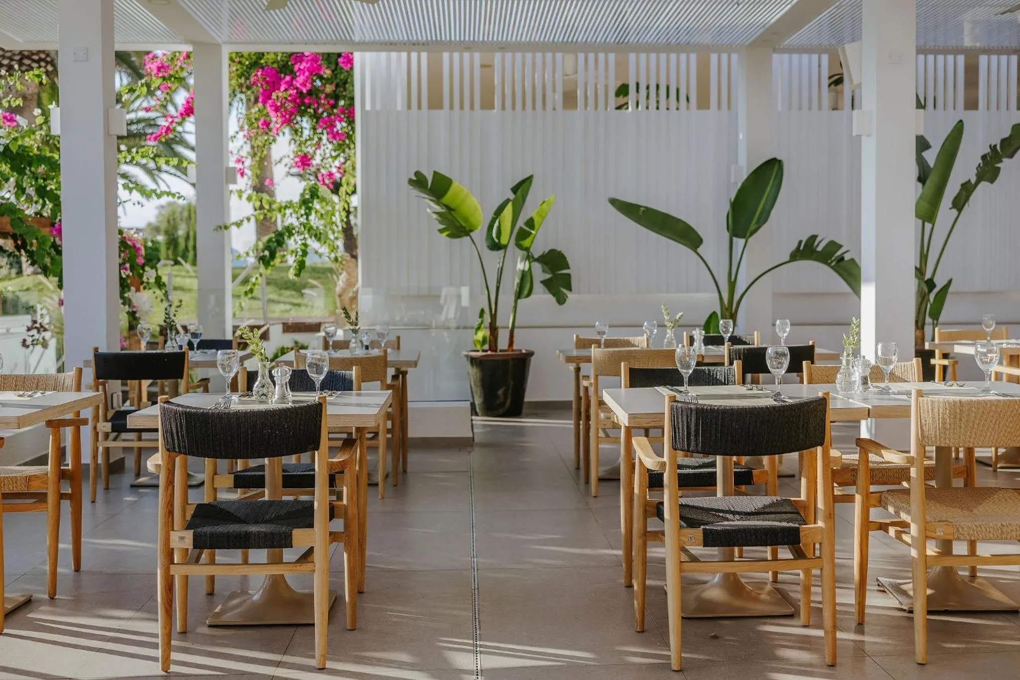 Restaurant/places to eat in Nissi Beach Resort