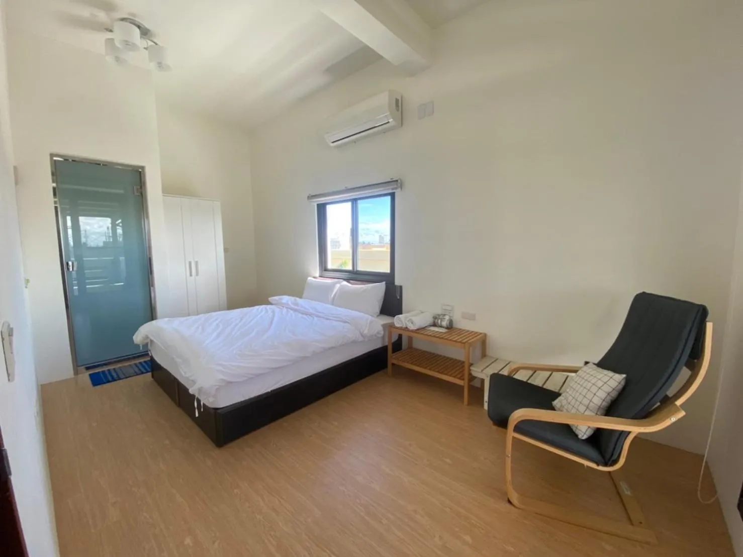Bedroom in Sailing Inn