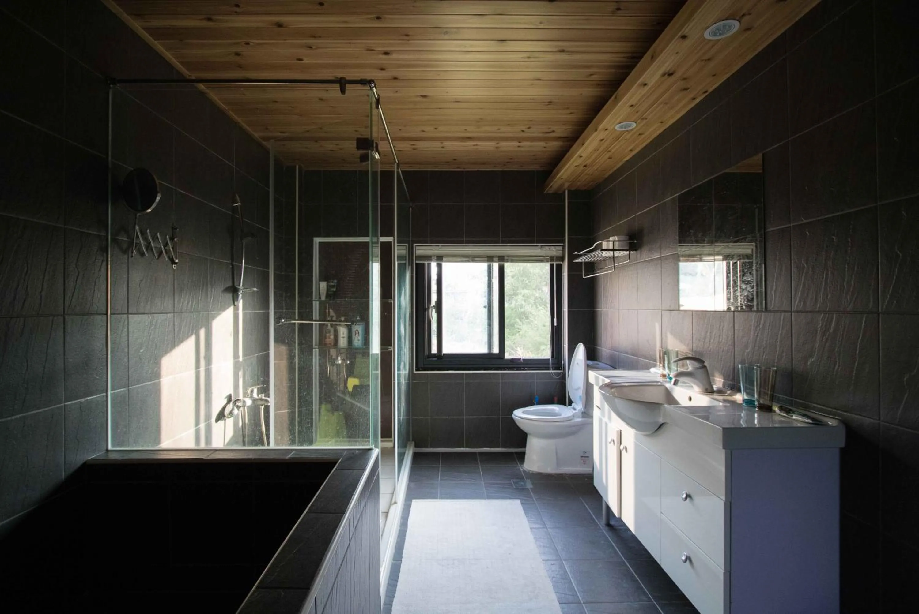 Bathroom in Sailing Inn