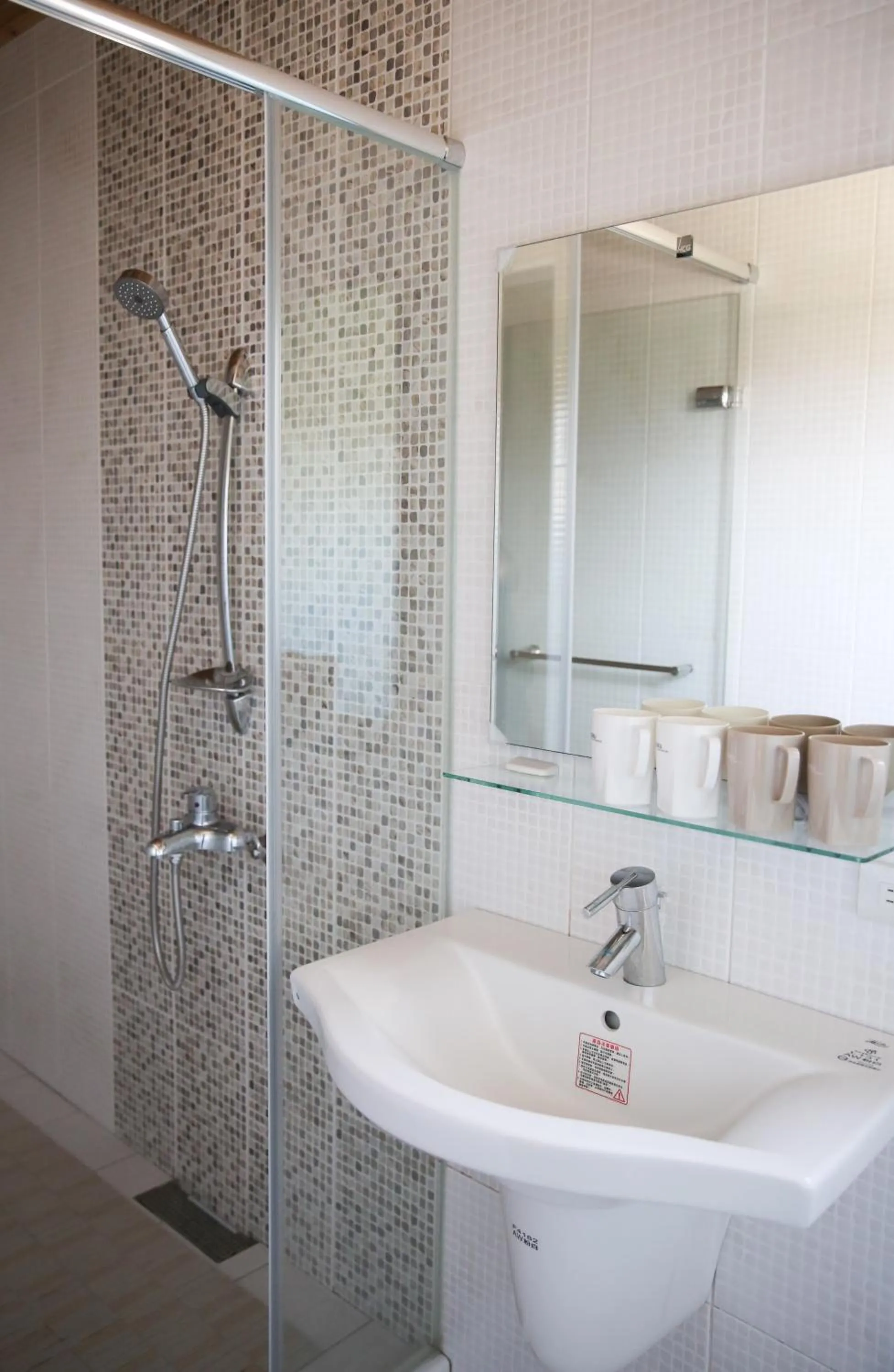 Shower in Sailing Inn