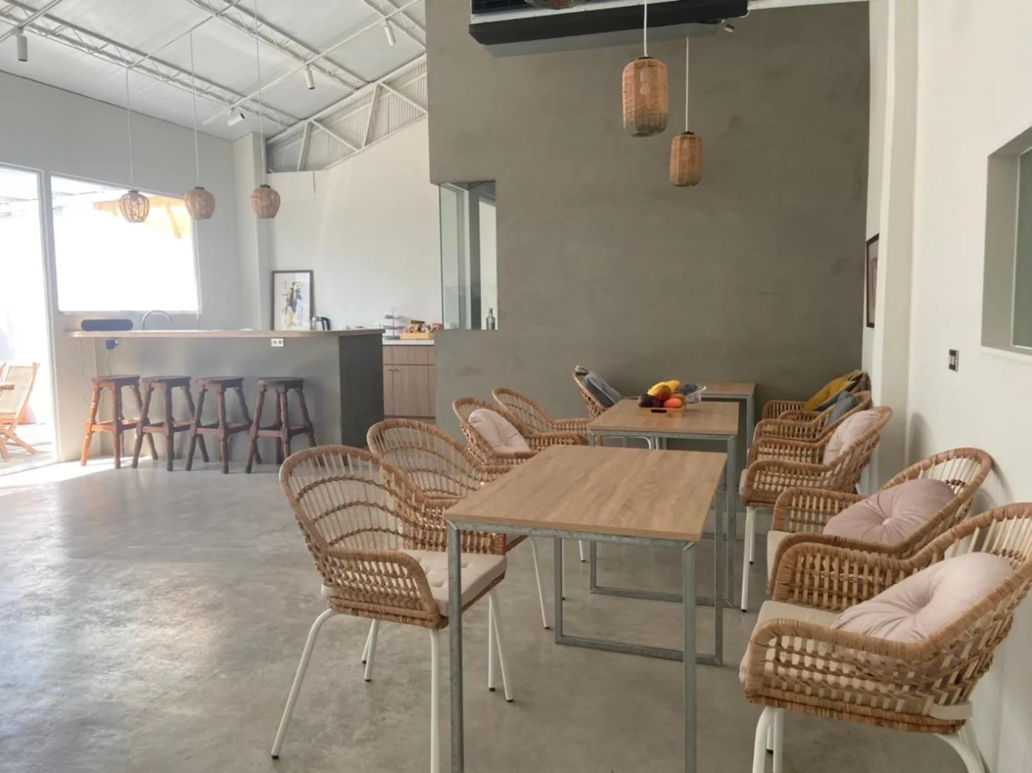 Restaurant/places to eat in Sailing Inn