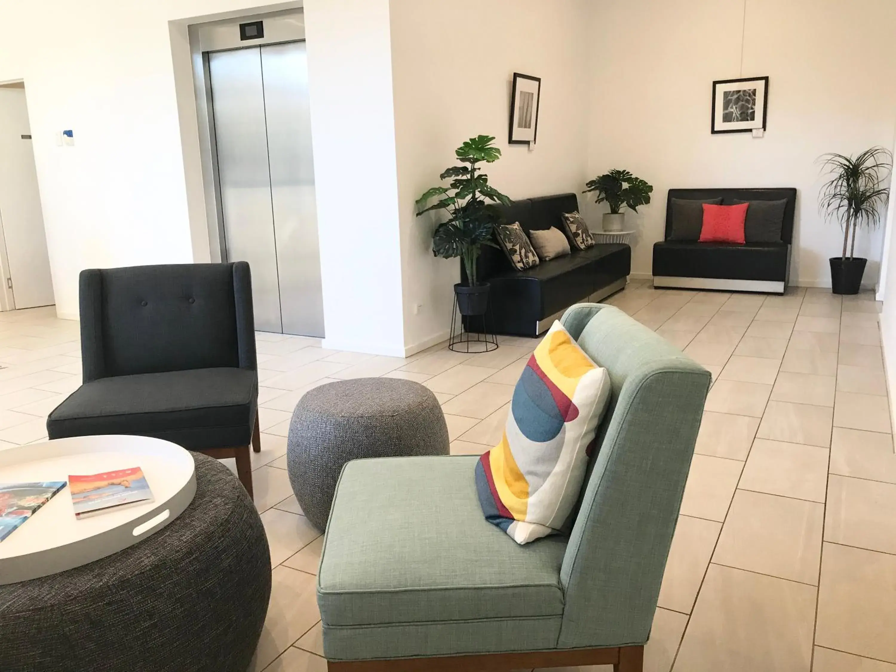 Facade/entrance in The Palms Apartments Facade/entrance in The Palms Apartments