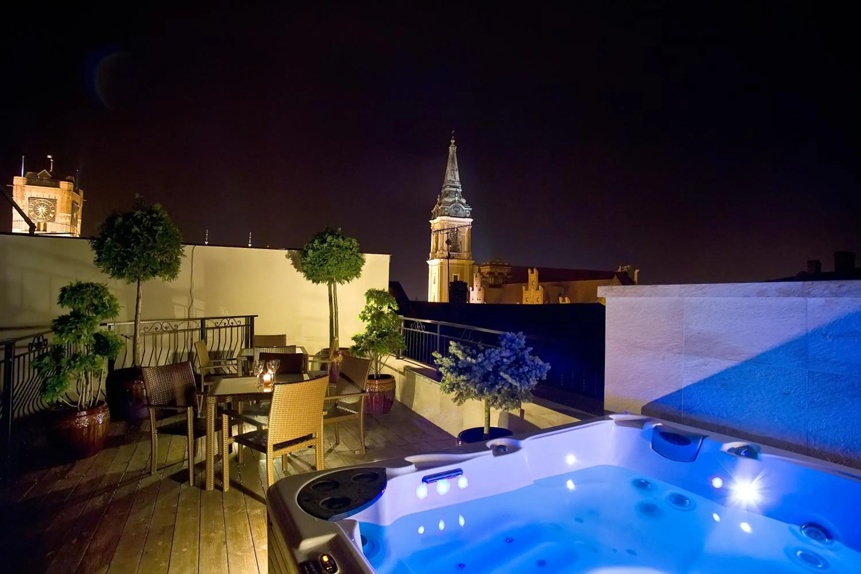 Hot Tub in Apartamenty Chleb i Wino Toruń