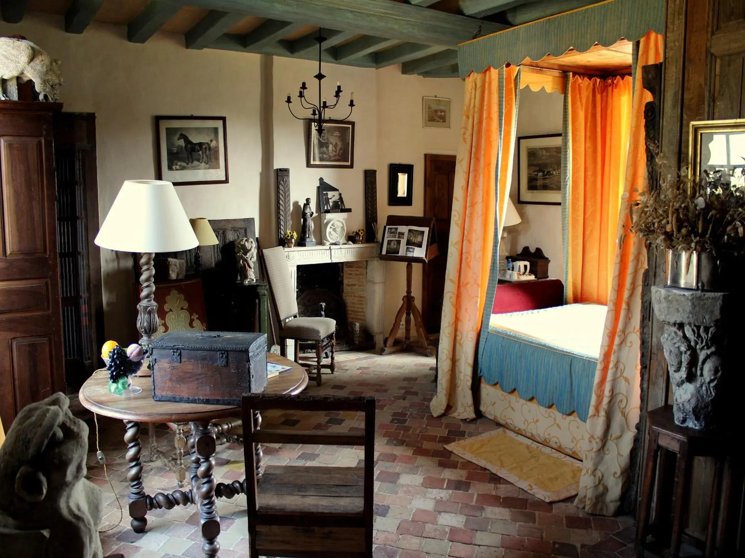 Double Room Camp du Drap d'or in Château De Chambiers Double Room Camp du Drap d'or in Château De Chambiers