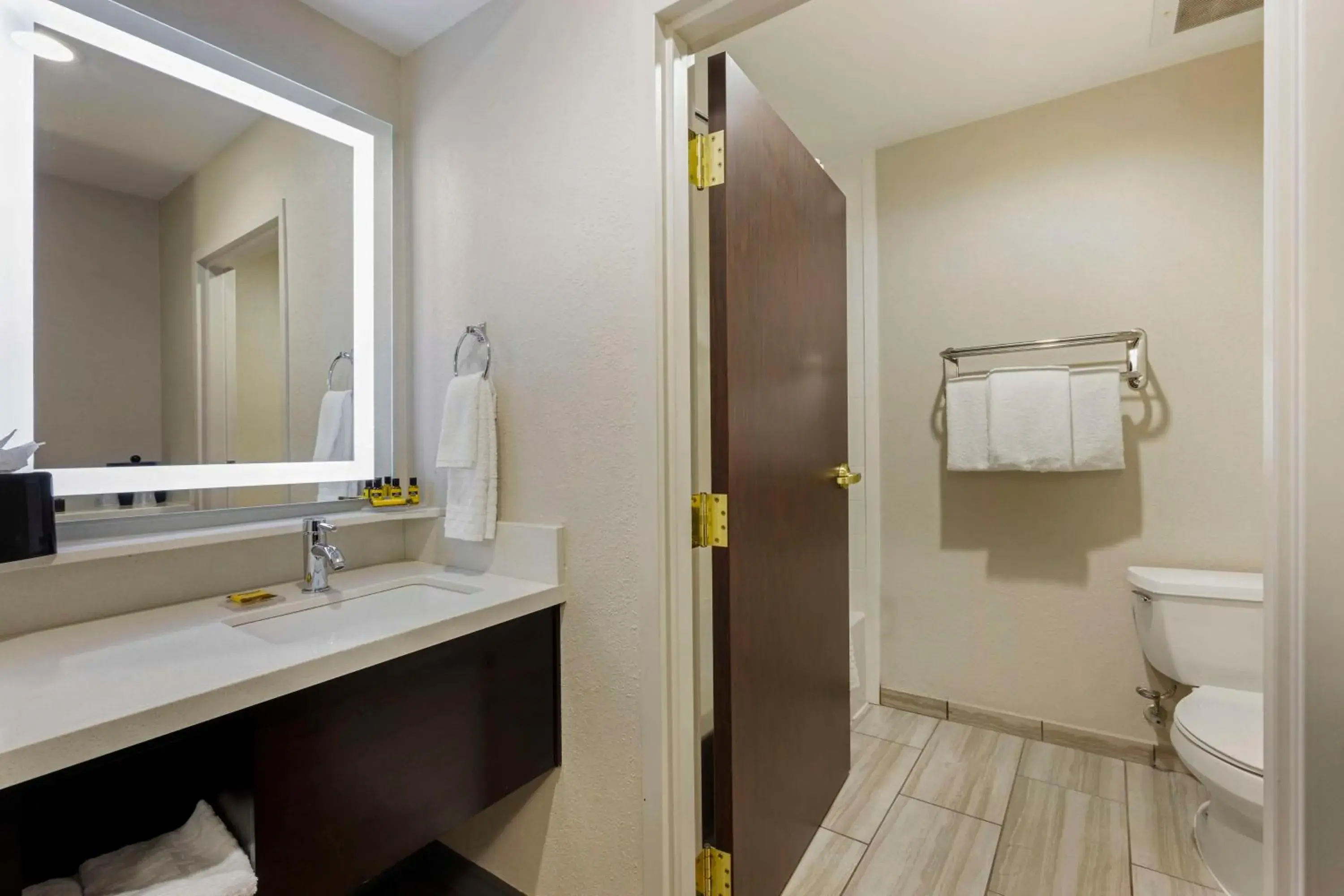 Queen Room with Two Queen Beds in Best Western Plus Nashville Airport Hotel - BNA Queen Room with Two Queen Beds in Best Western Plus Nashville Airport Hotel - BNA