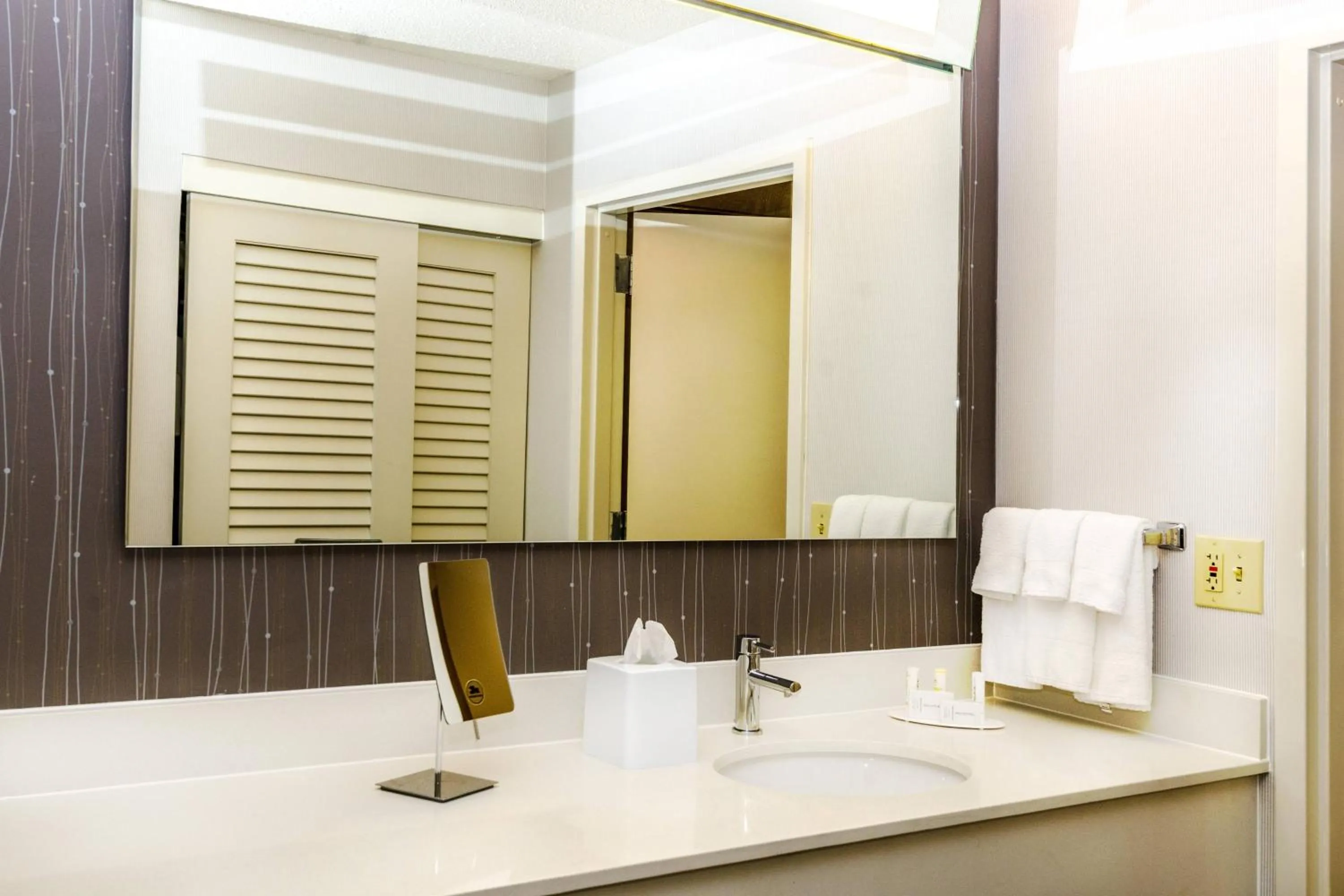 Bathroom in Courtyard by Marriott Nashville at Opryland