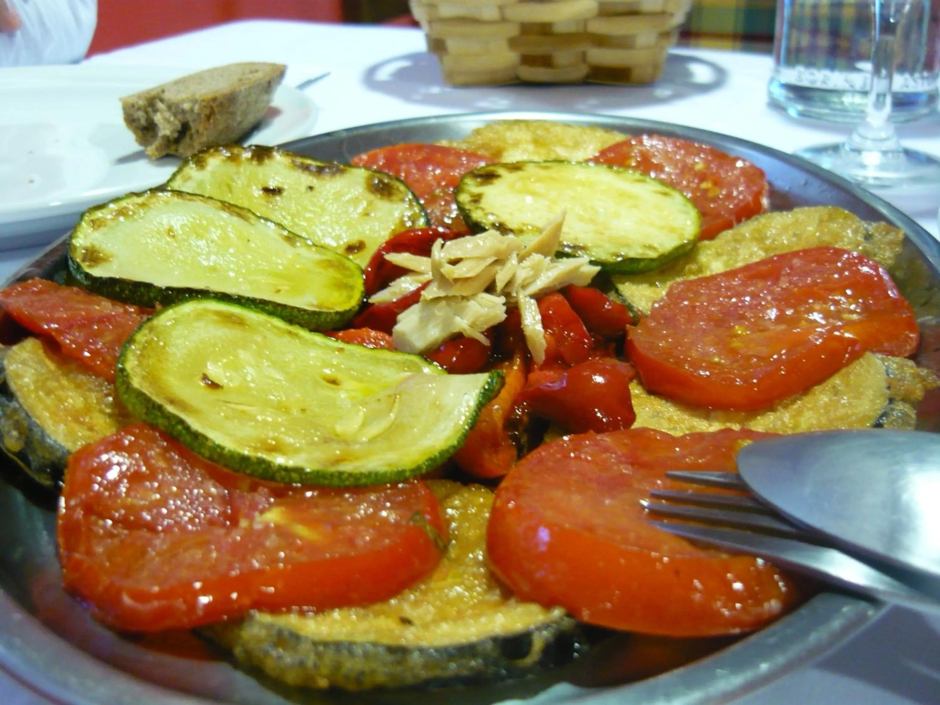 Food and drinks in Hotel Rural Suquin