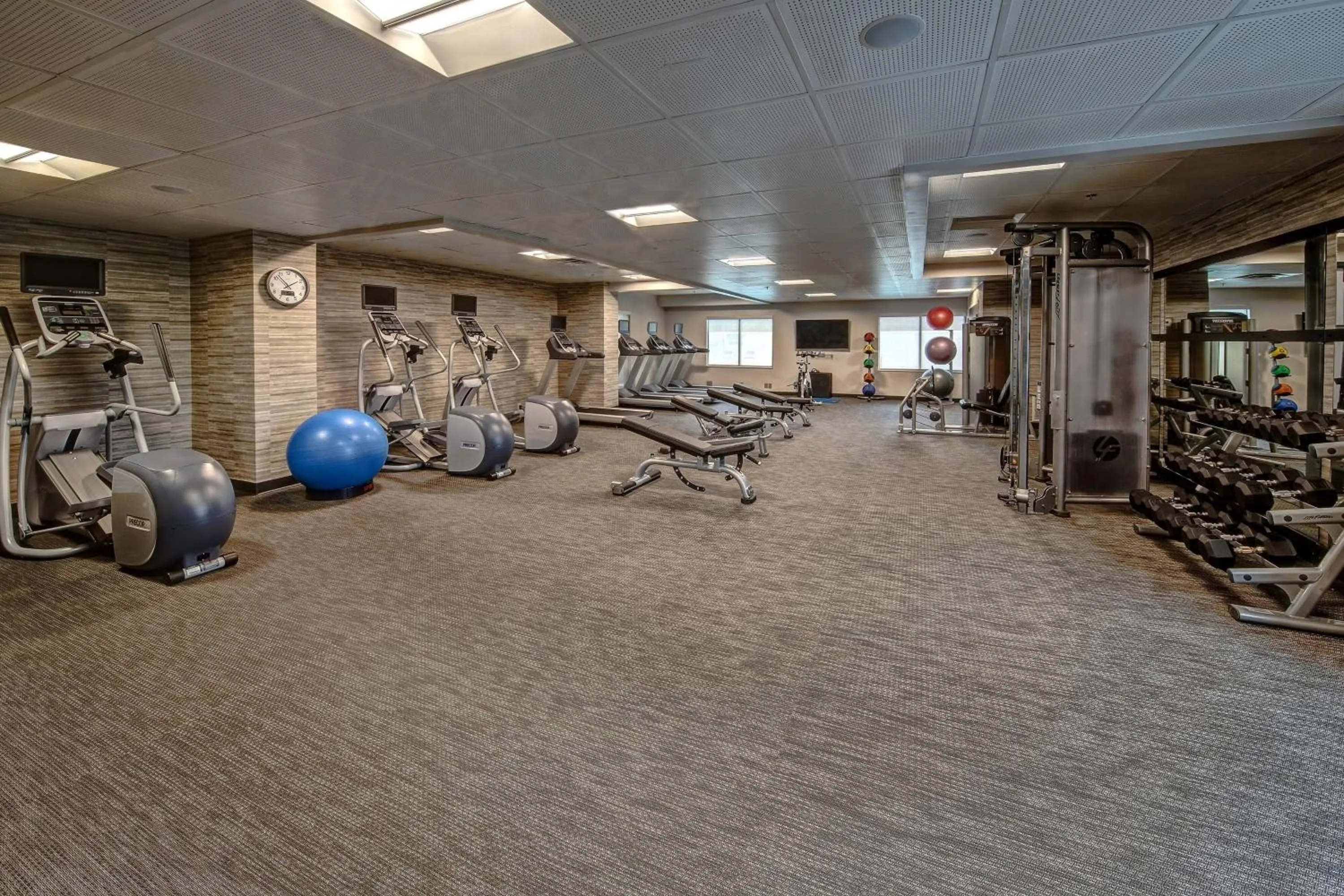 Fitness centre/facilities in Courtyard by Marriott Nashville Vanderbilt West End