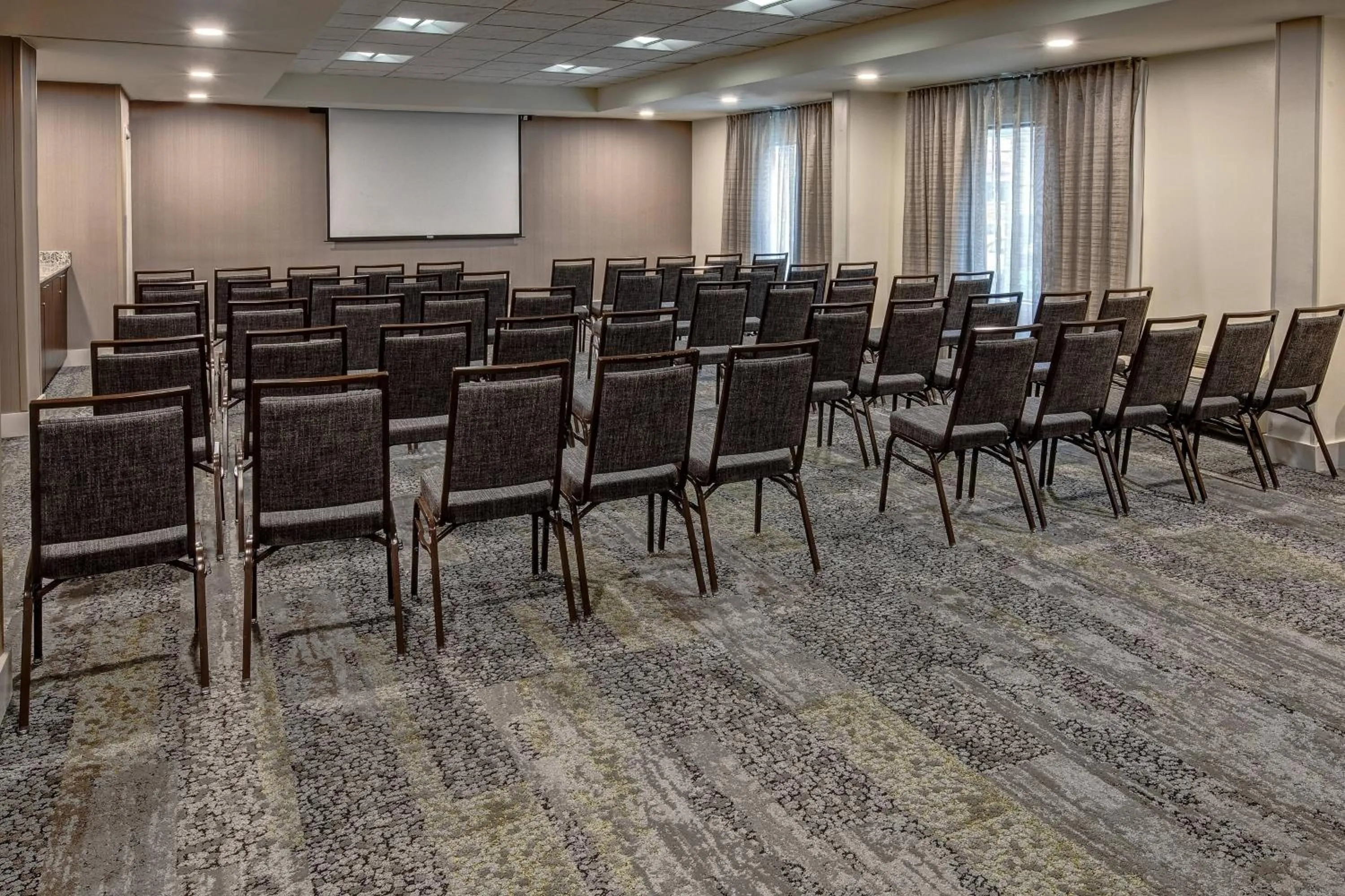 Meeting/conference room in Courtyard by Marriott Nashville Vanderbilt West End