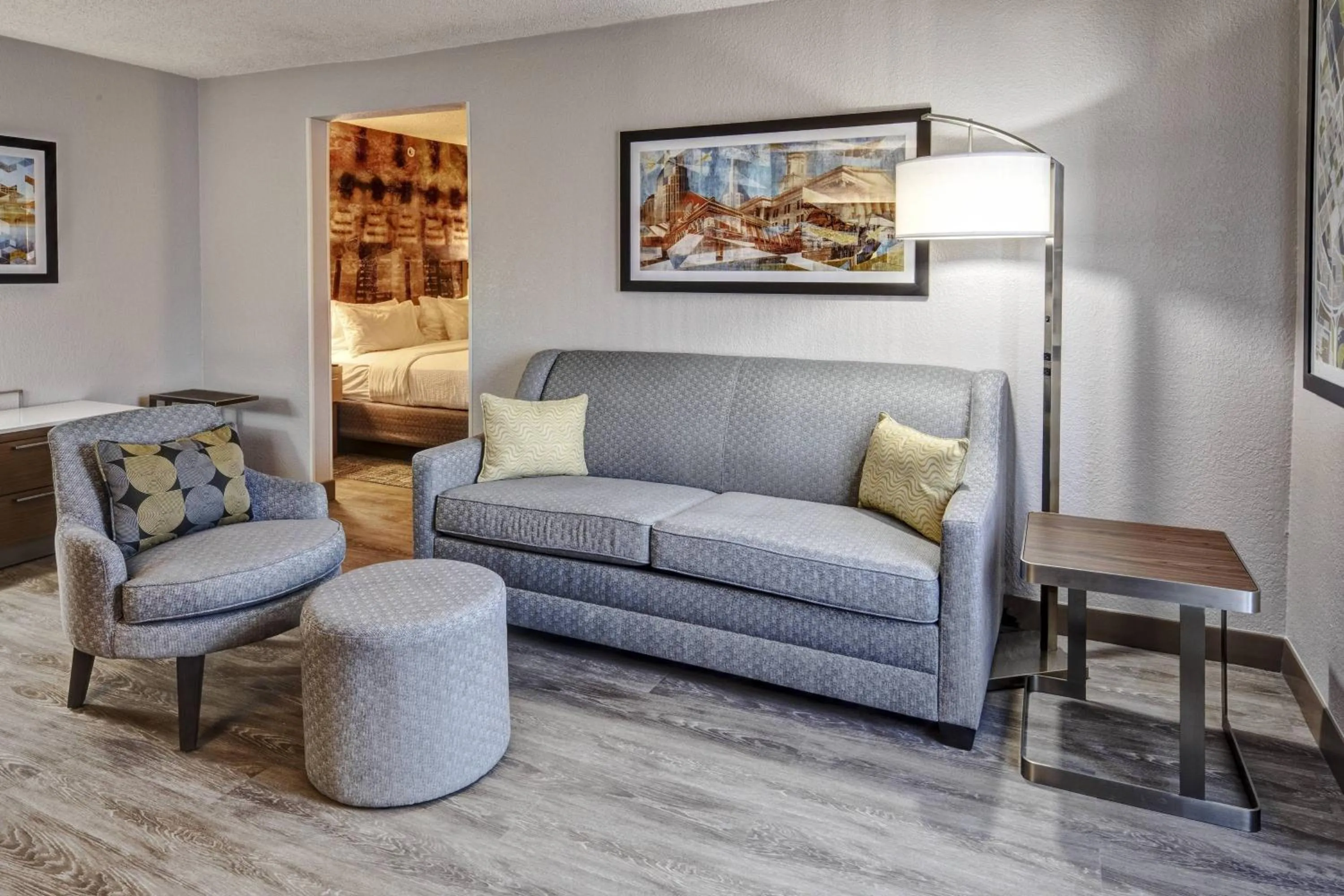 Living room in Courtyard by Marriott Nashville Vanderbilt West End
