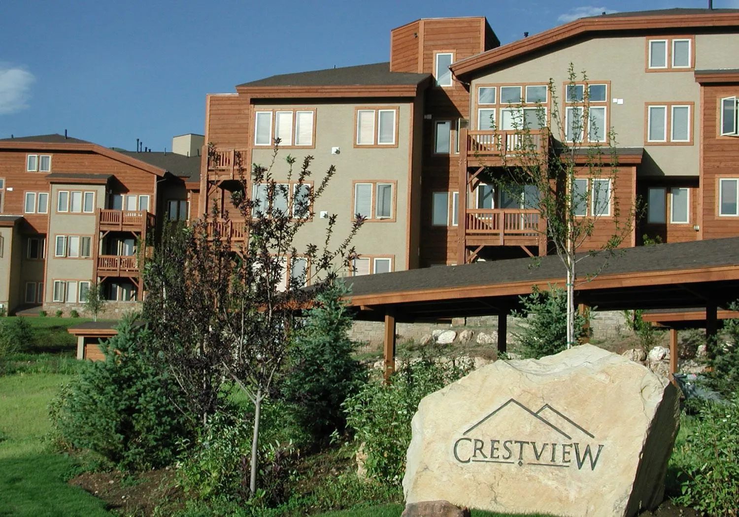 Property building in Crestview Condominiums by All Seasons Resort Lodging