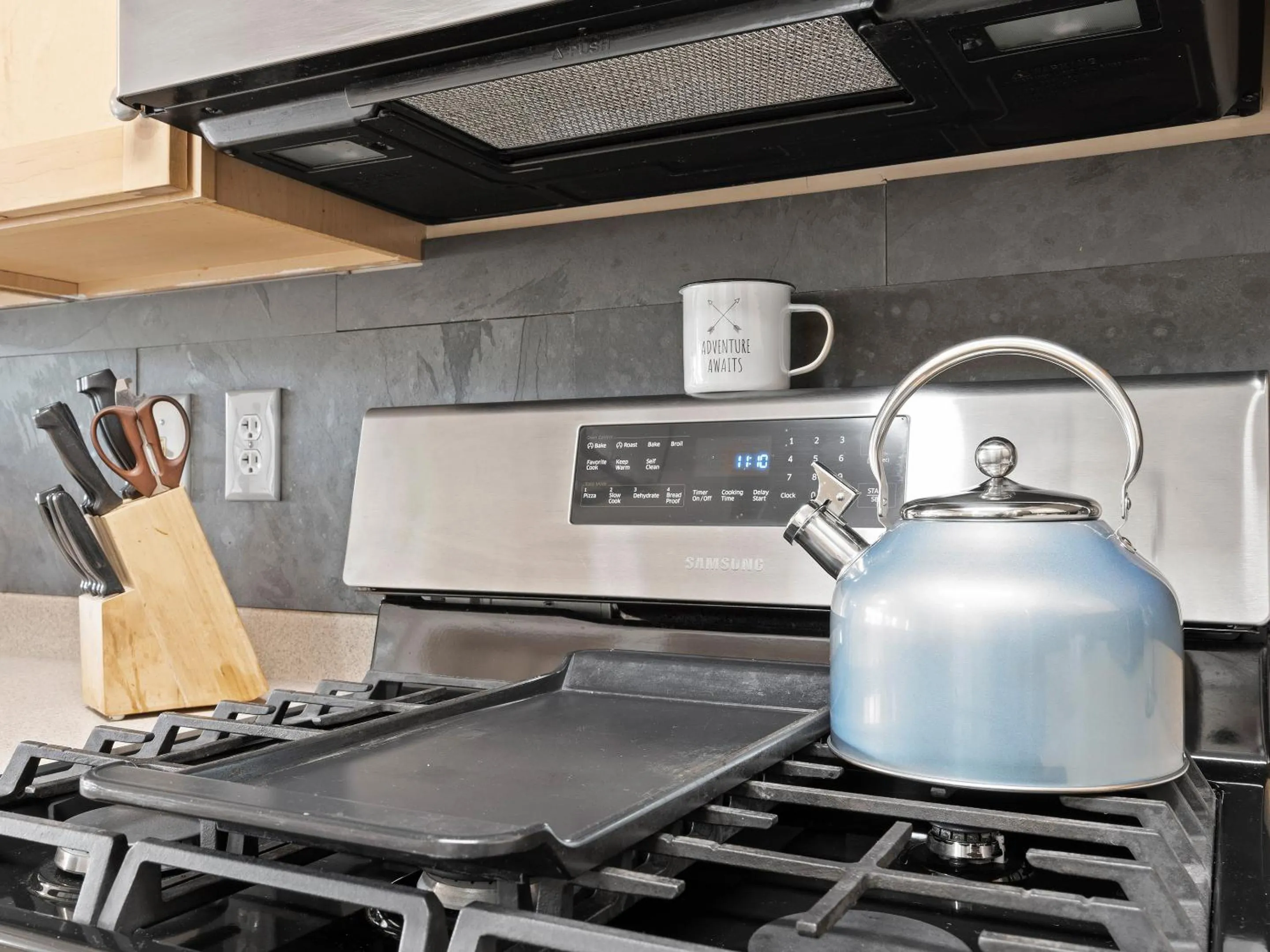 Kitchen or kitchenette in Crestview Condominiums by All Seasons Resort Lodging