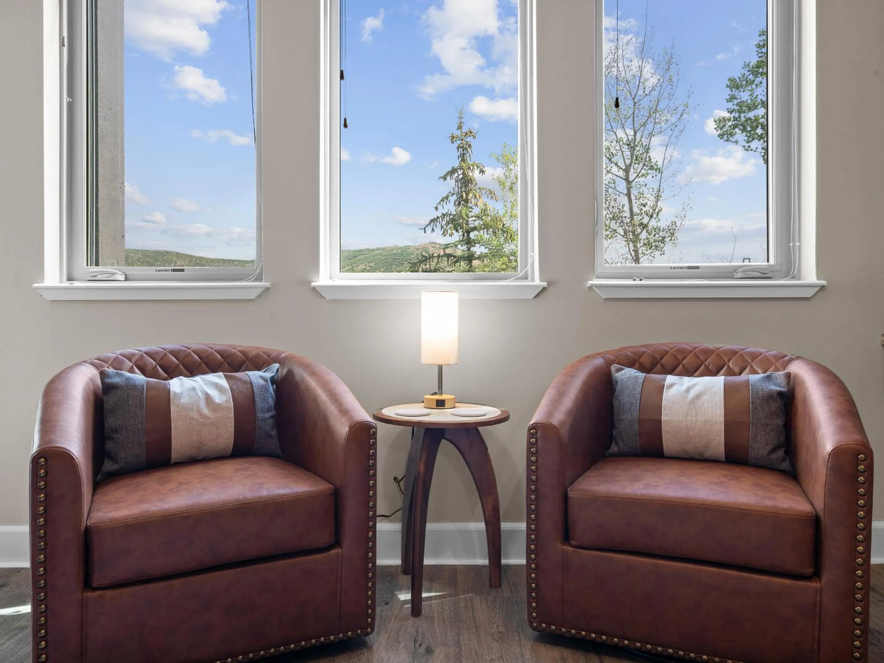 Living room in Crestview Condominiums by All Seasons Resort Lodging