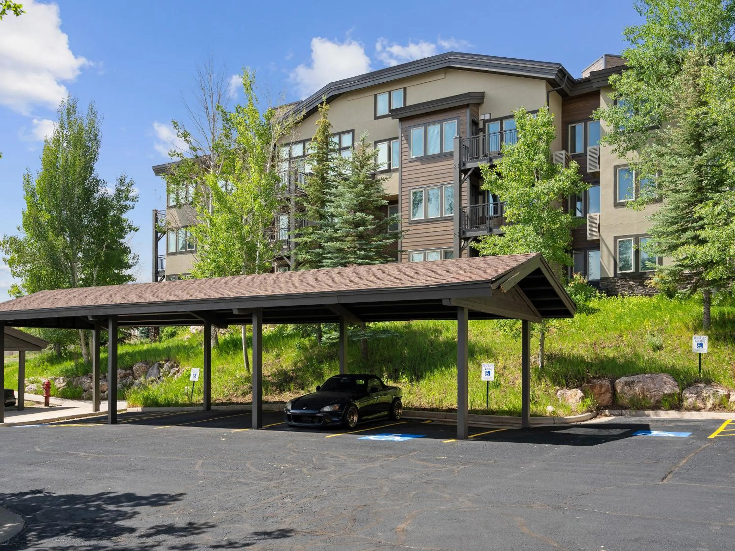 Property building in Crestview Condominiums by All Seasons Resort Lodging