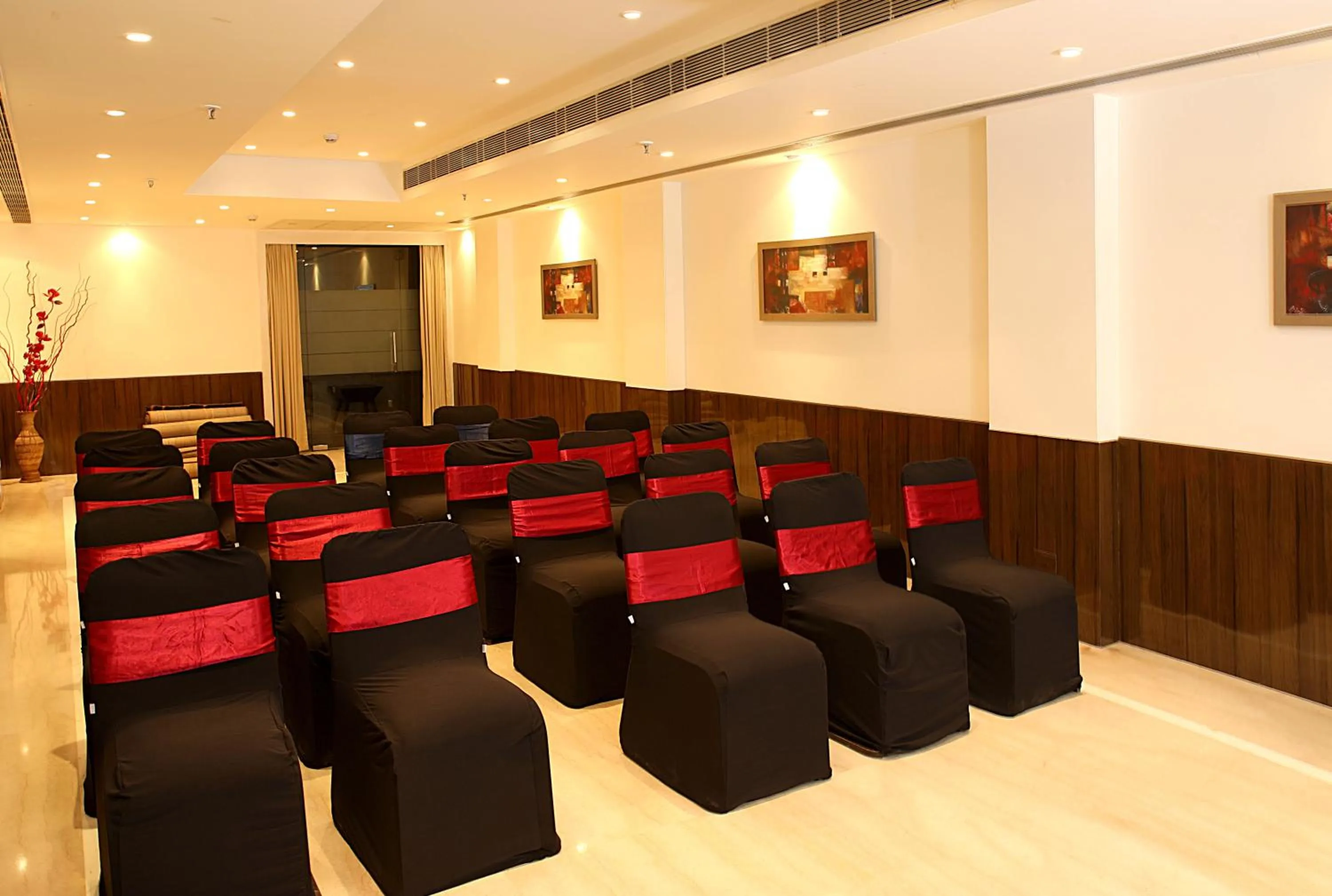 Banquet/Function facilities in Inde Hotel Huda City Centre Vista Woods, Gurgaon