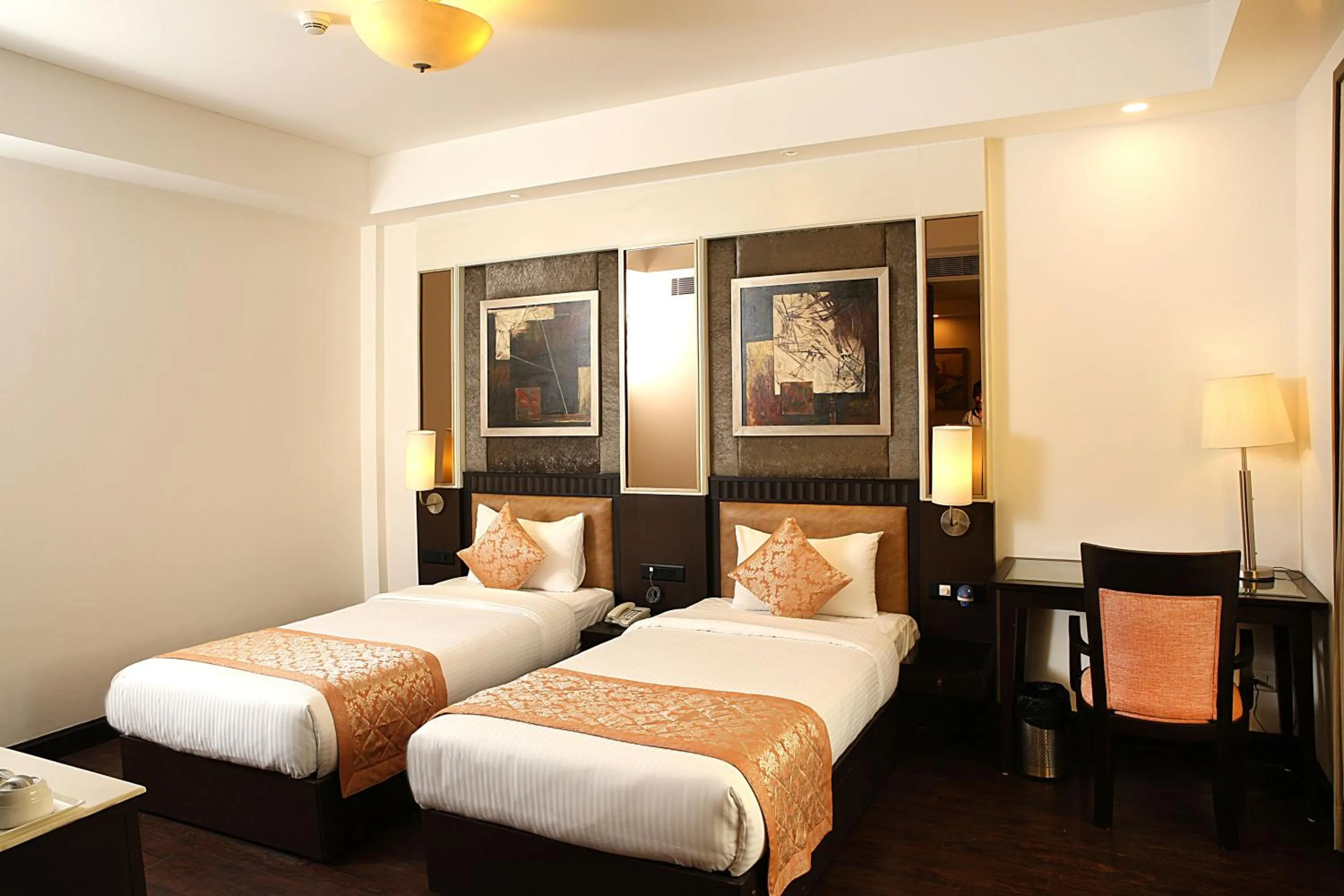 Bedroom in Inde Hotel Huda City Centre Vista Woods, Gurgaon