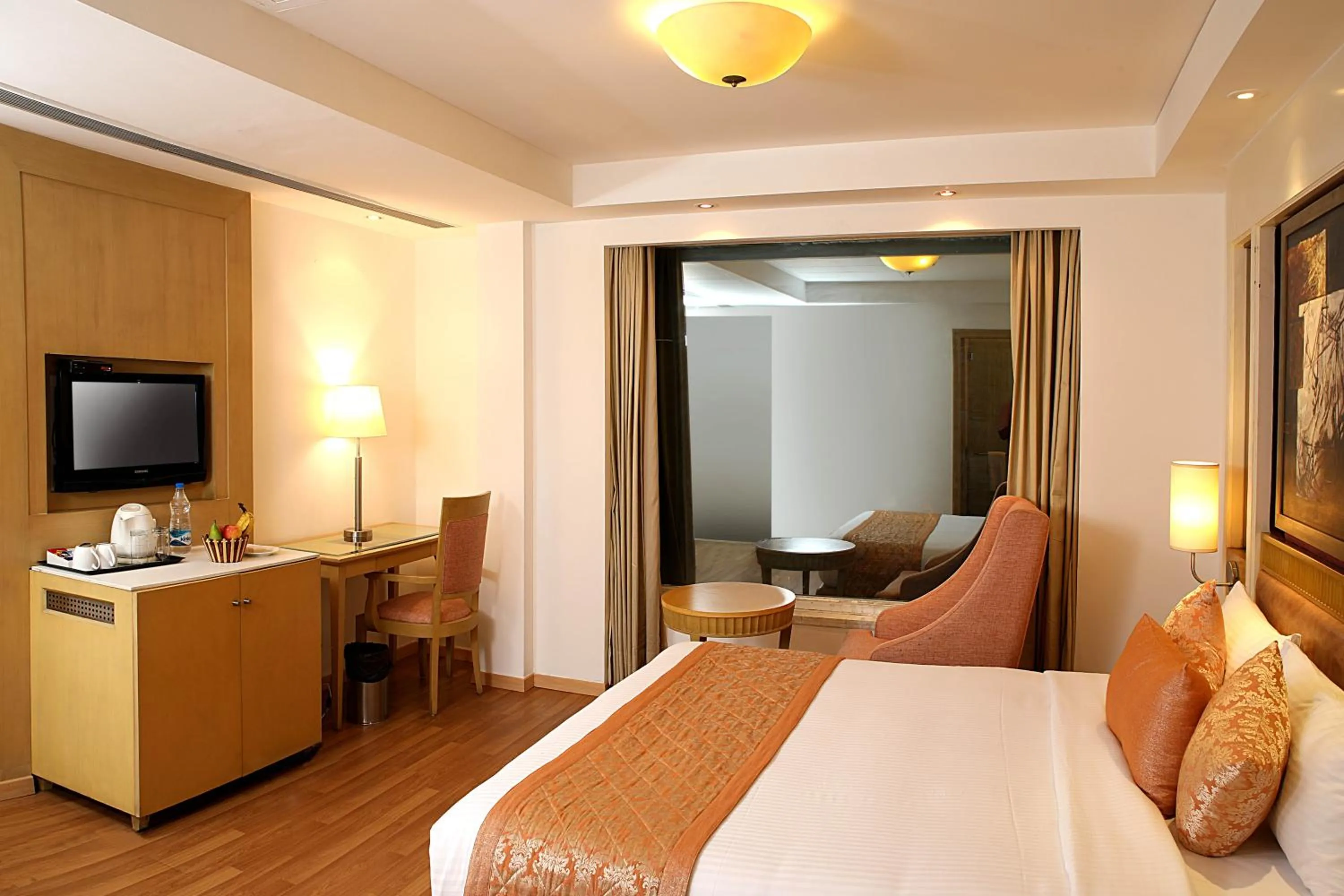 Bed in Inde Hotel Huda City Centre Vista Woods, Gurgaon