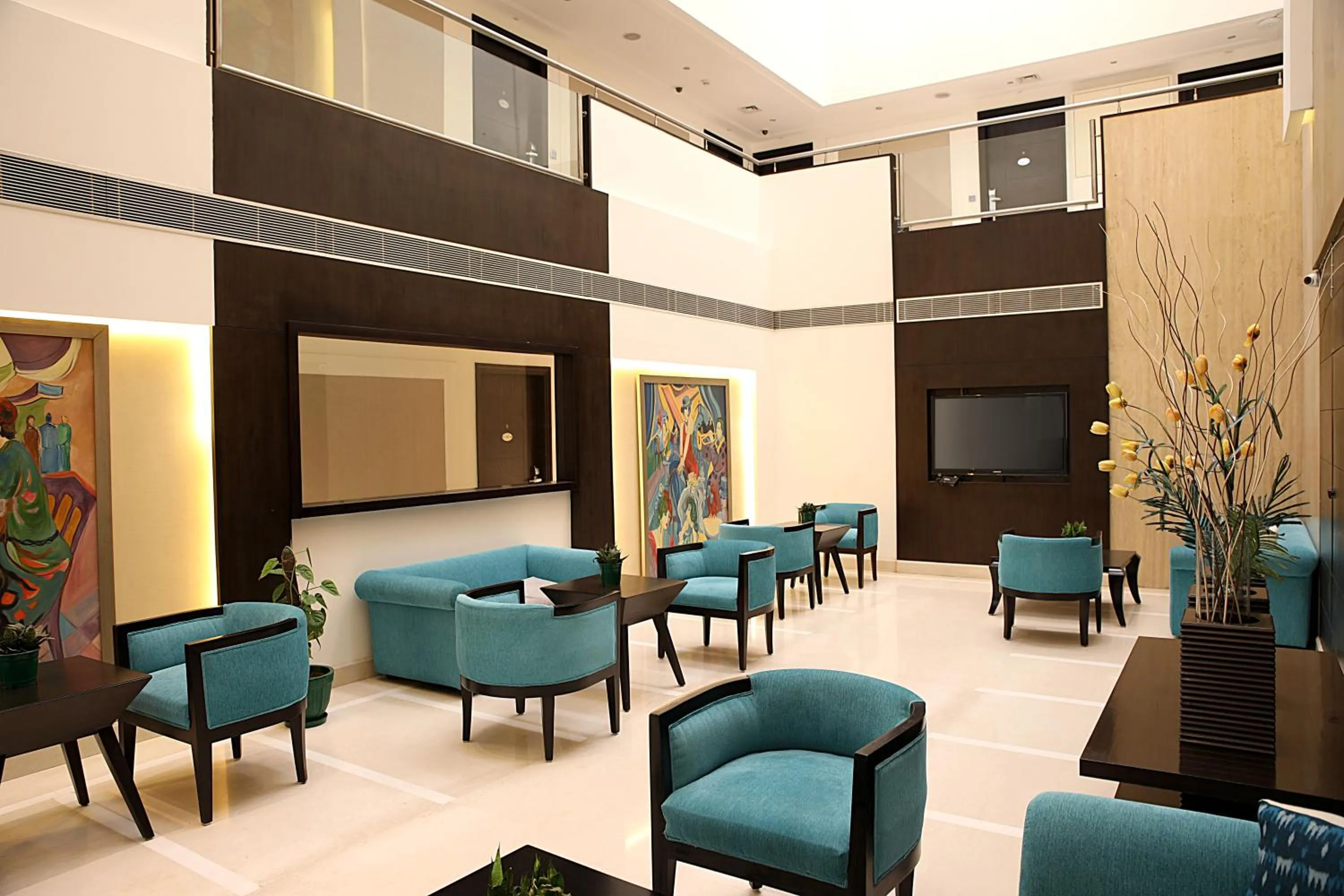 Lobby or reception in Inde Hotel Huda City Centre Vista Woods, Gurgaon