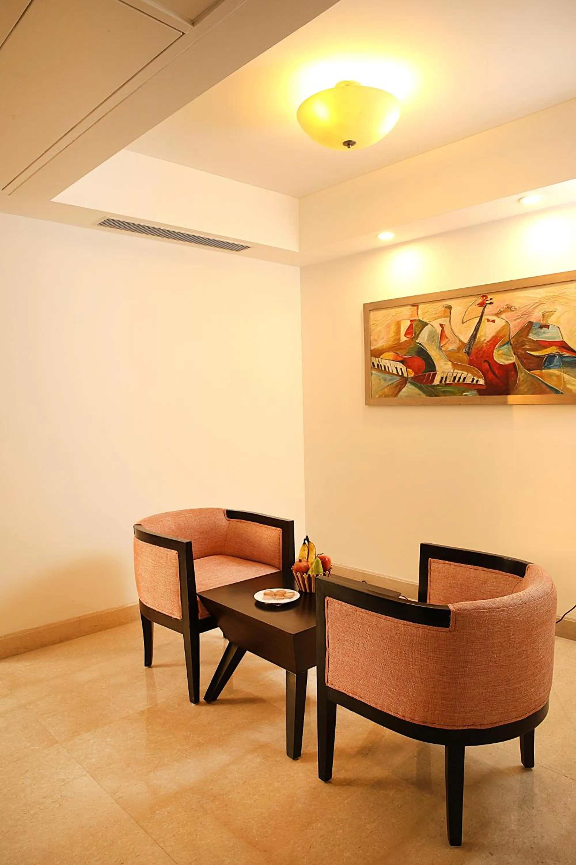 Seating area in Inde Hotel Huda City Centre Vista Woods, Gurgaon