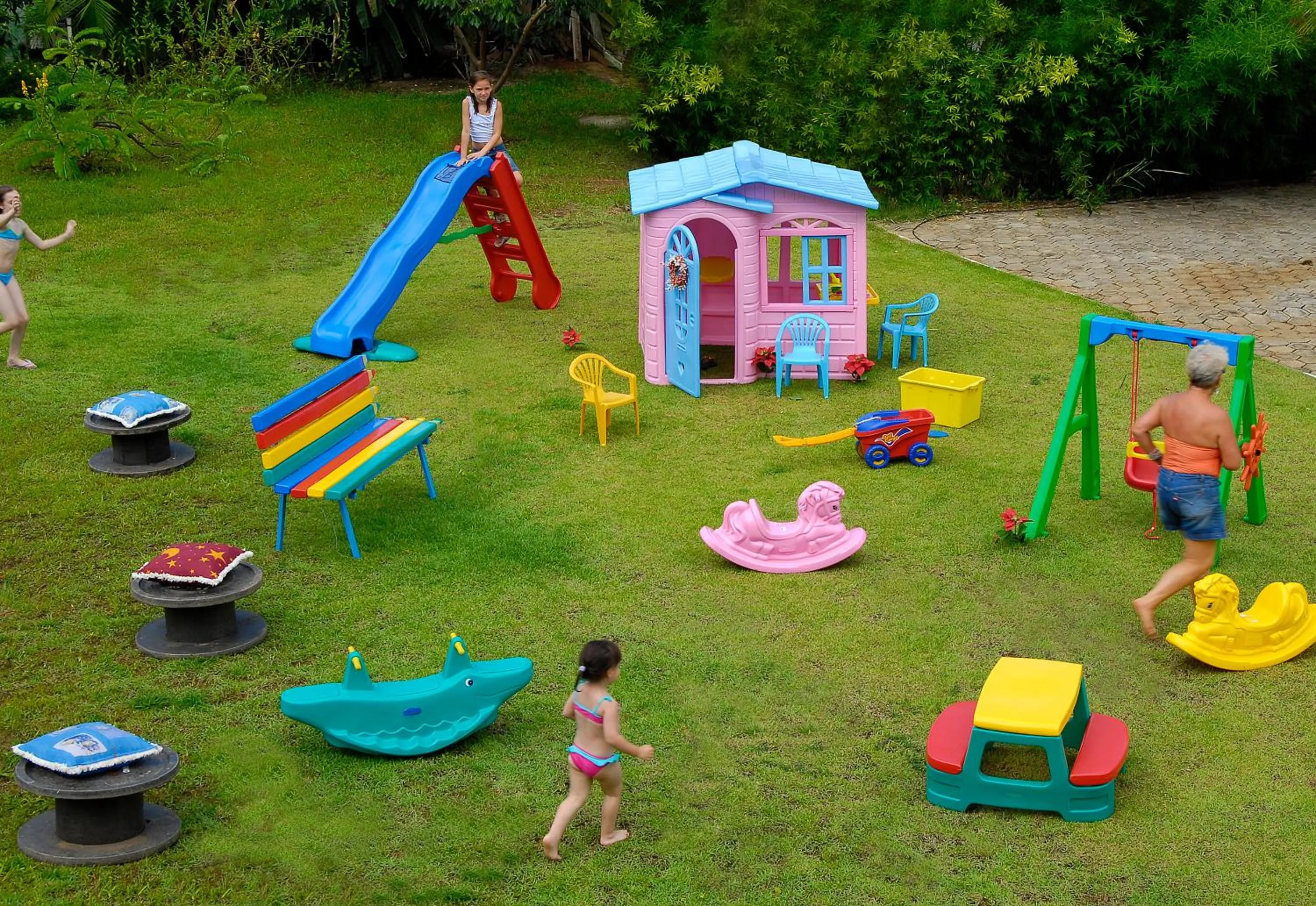 Children play ground in Costabela Apart Hotel e Pousada