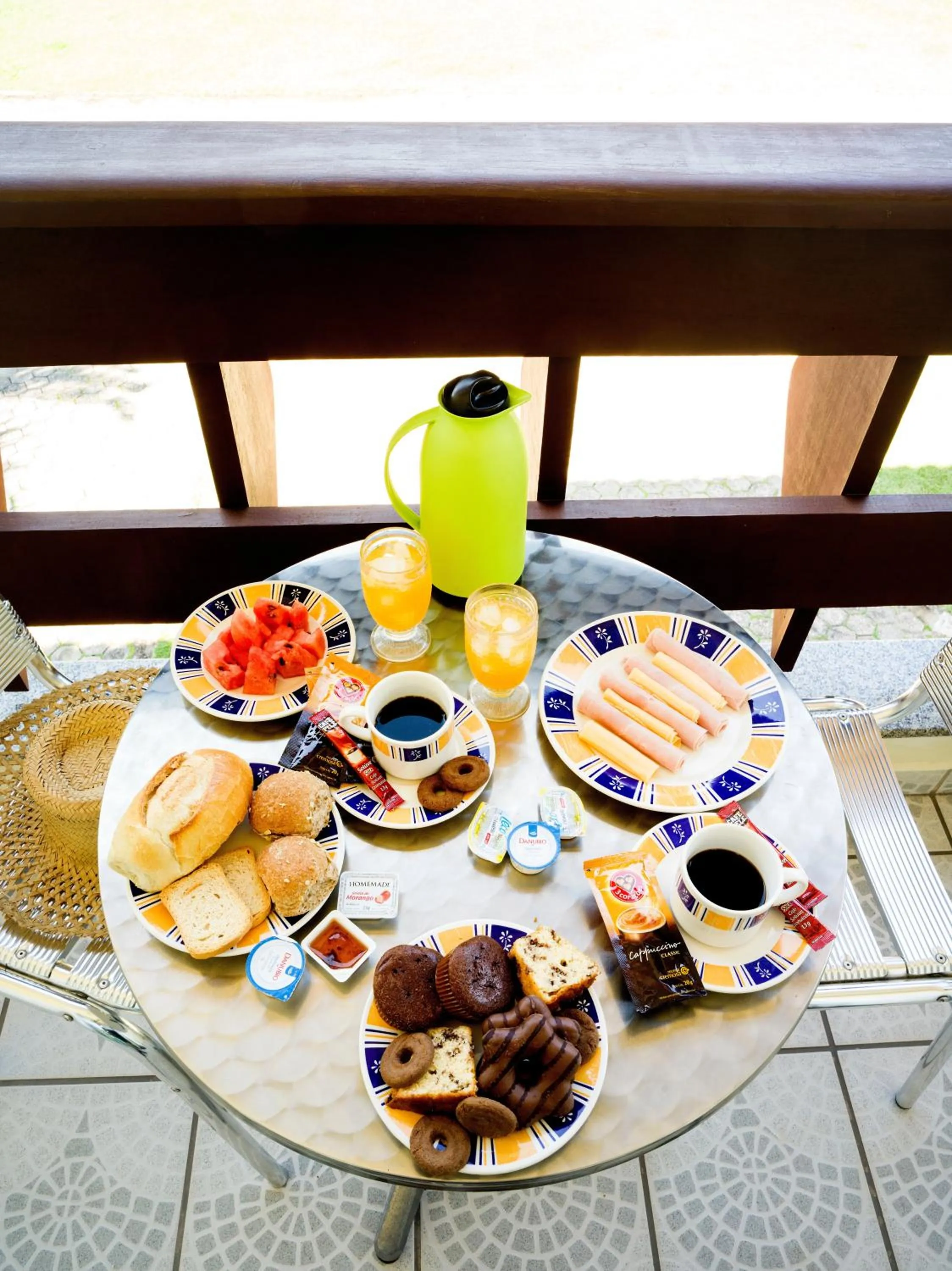 Breakfast in Costabela Apart Hotel e Pousada