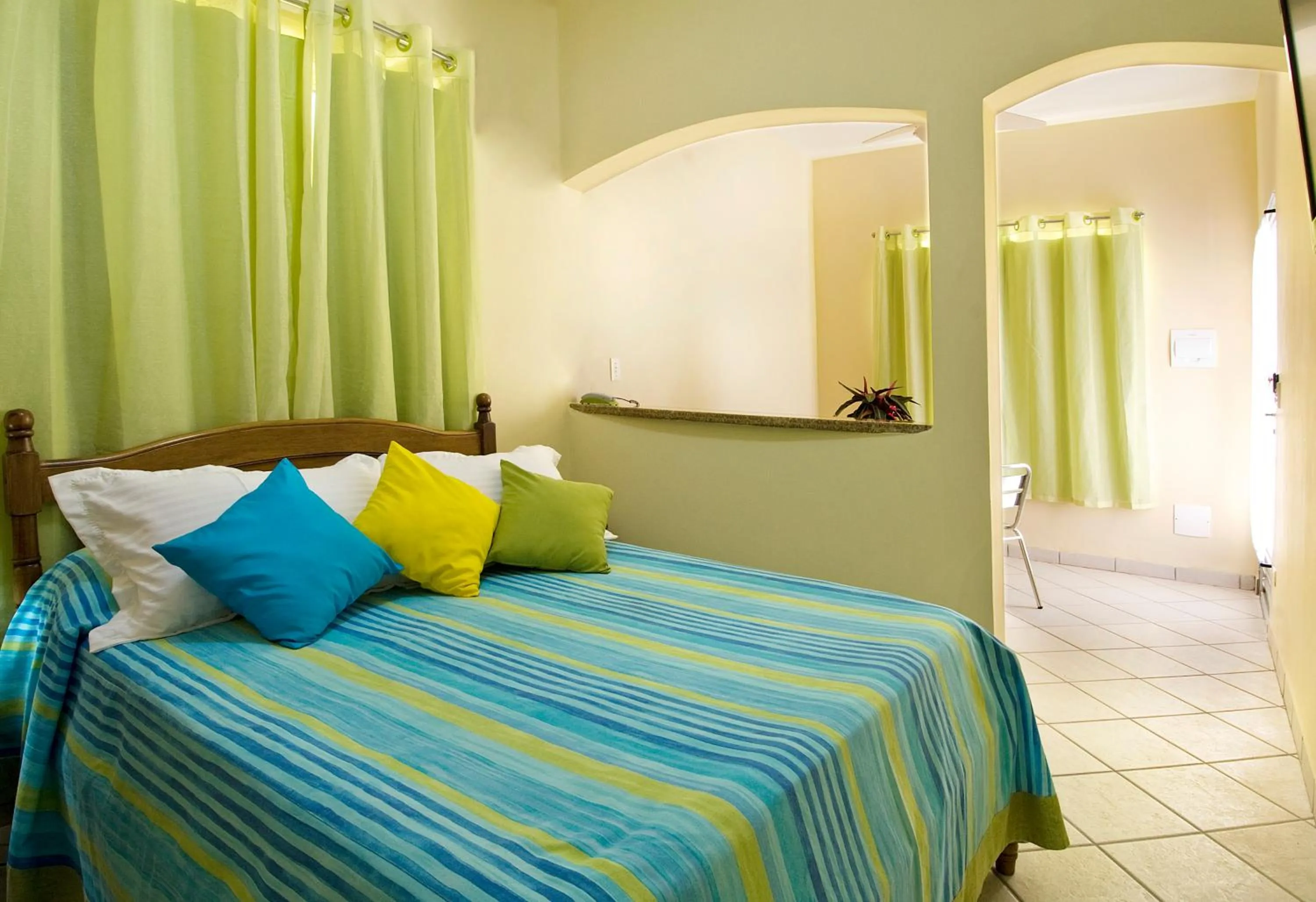 Photo of the whole room, Bed in Costabela Apart Hotel e Pousada