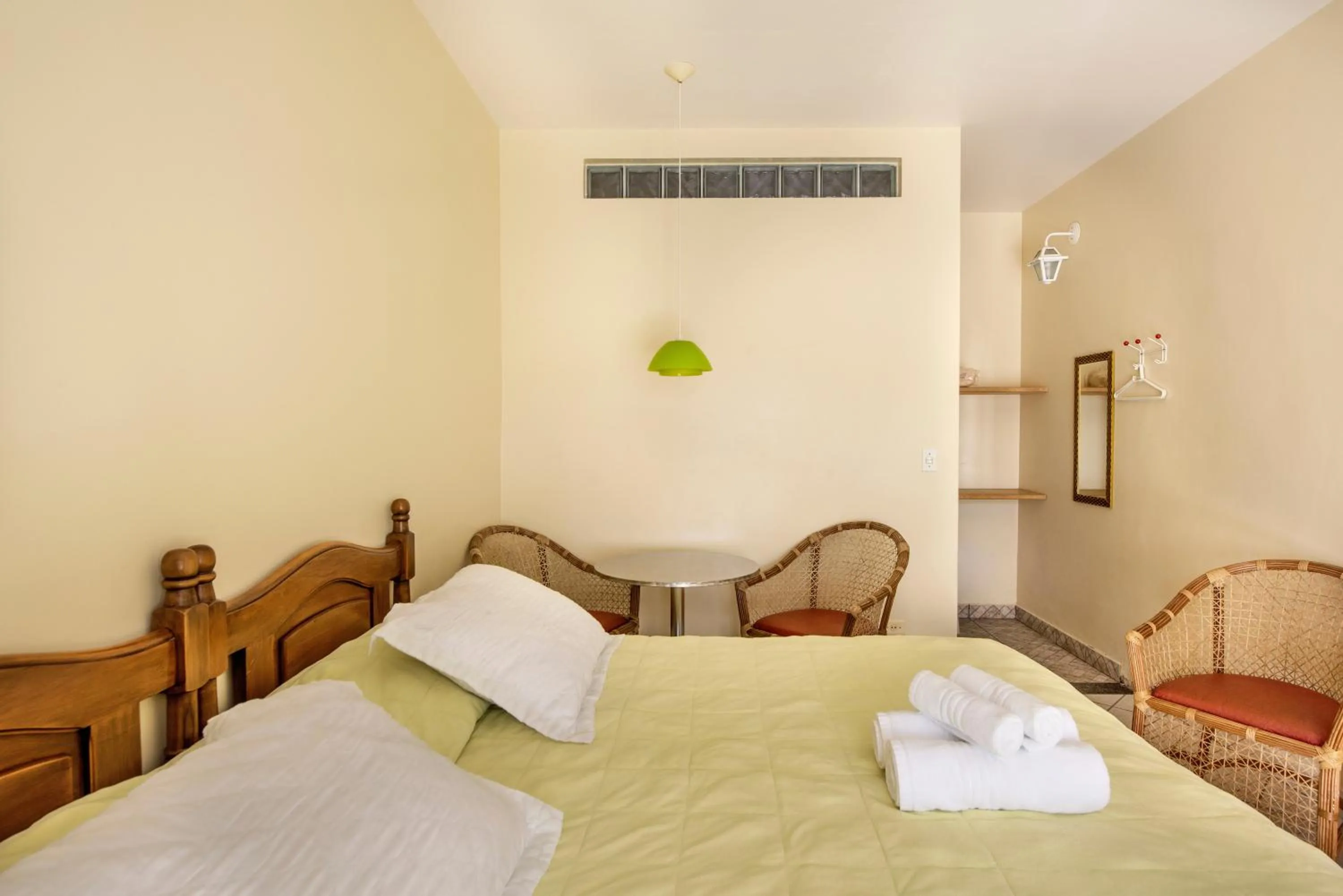 Photo of the whole room, Bed in Costabela Apart Hotel e Pousada