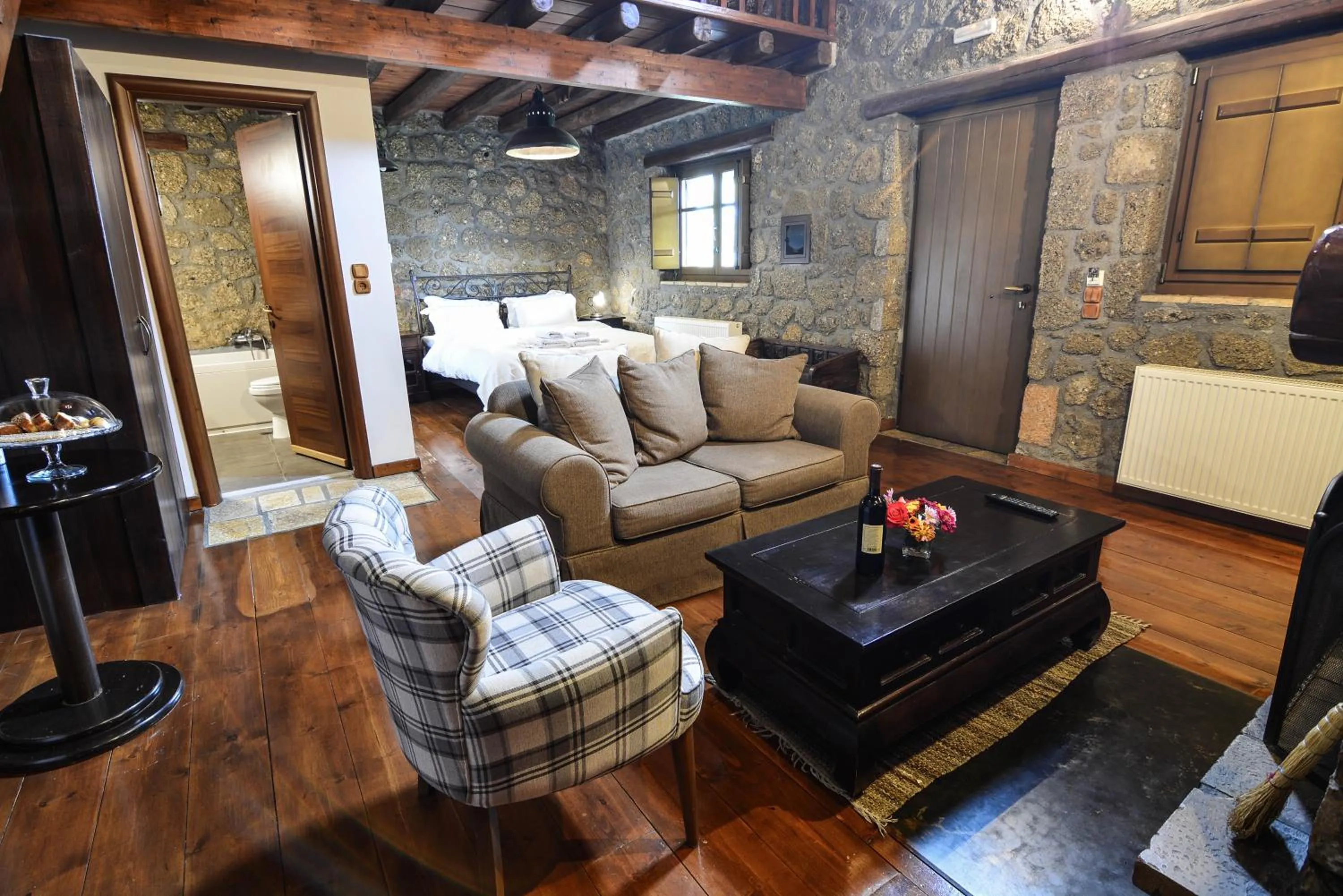 Pera Alonia Guest House