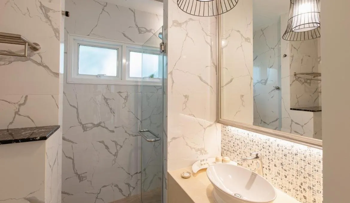 Bathroom in Siam Tharadol