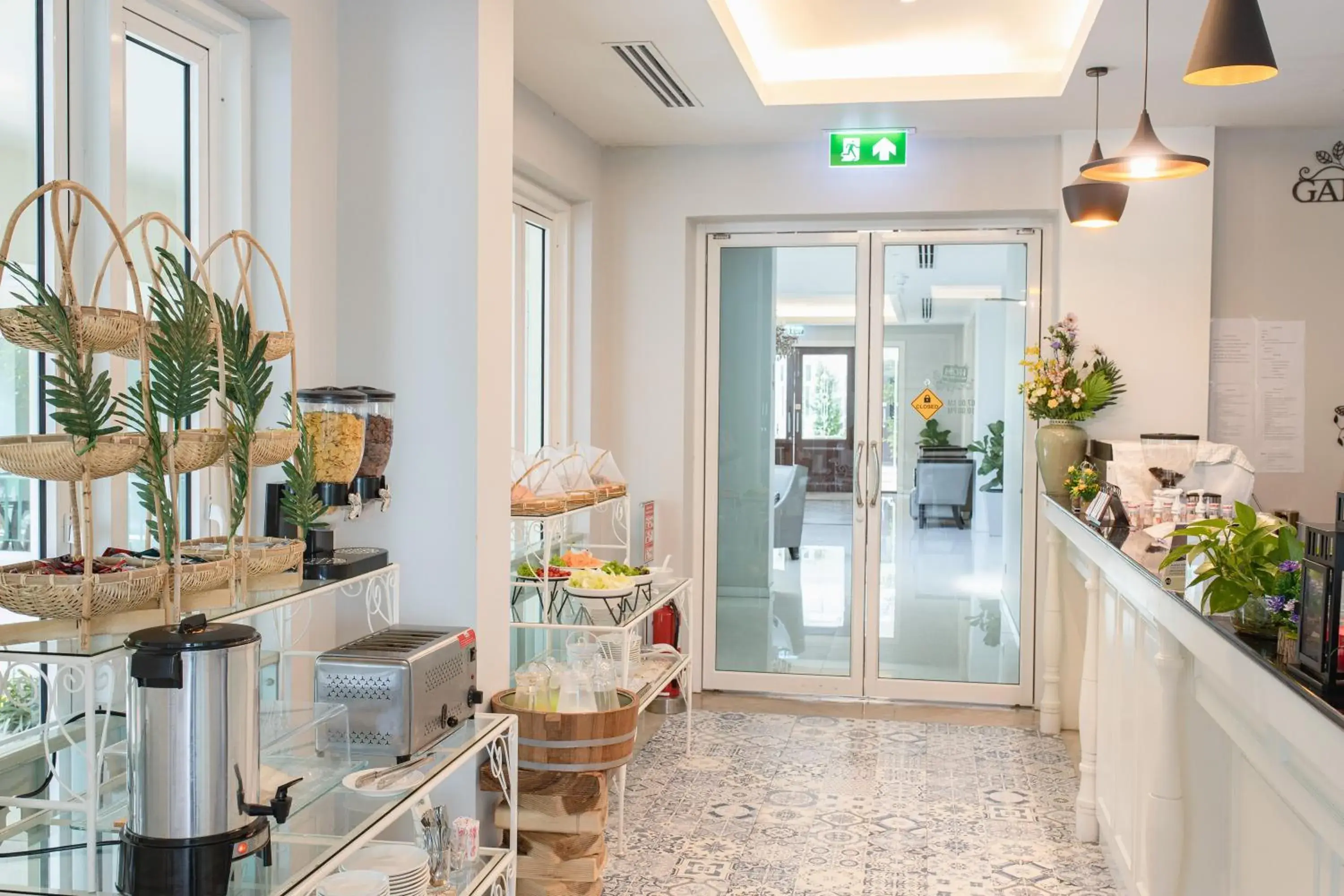 Food and drinks in Siam Tharadol Food and drinks in Siam Tharadol