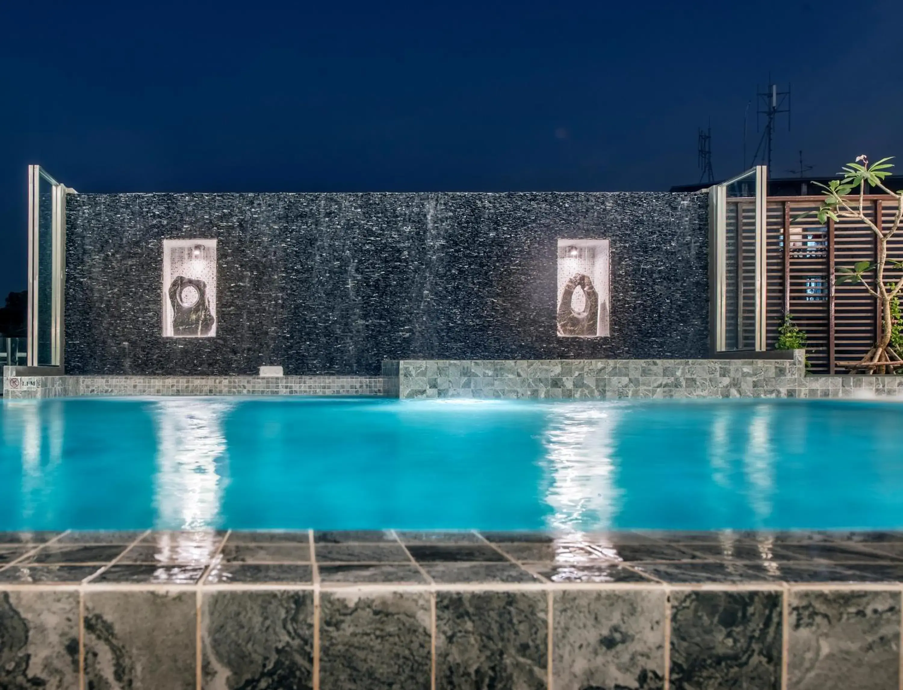 Swimming pool in Siam Tharadol Swimming pool in Siam Tharadol