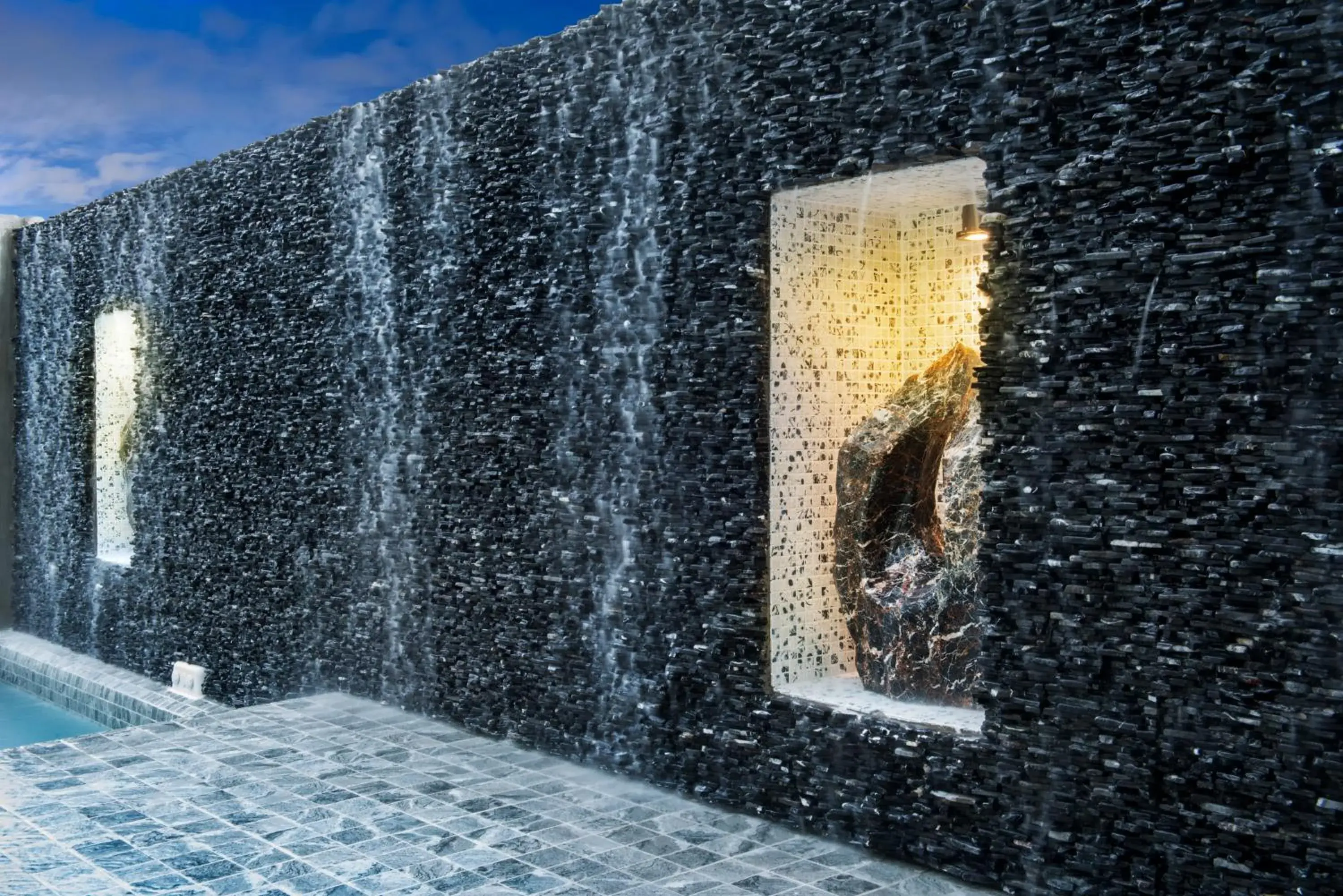 Swimming pool in Siam Tharadol Swimming pool in Siam Tharadol