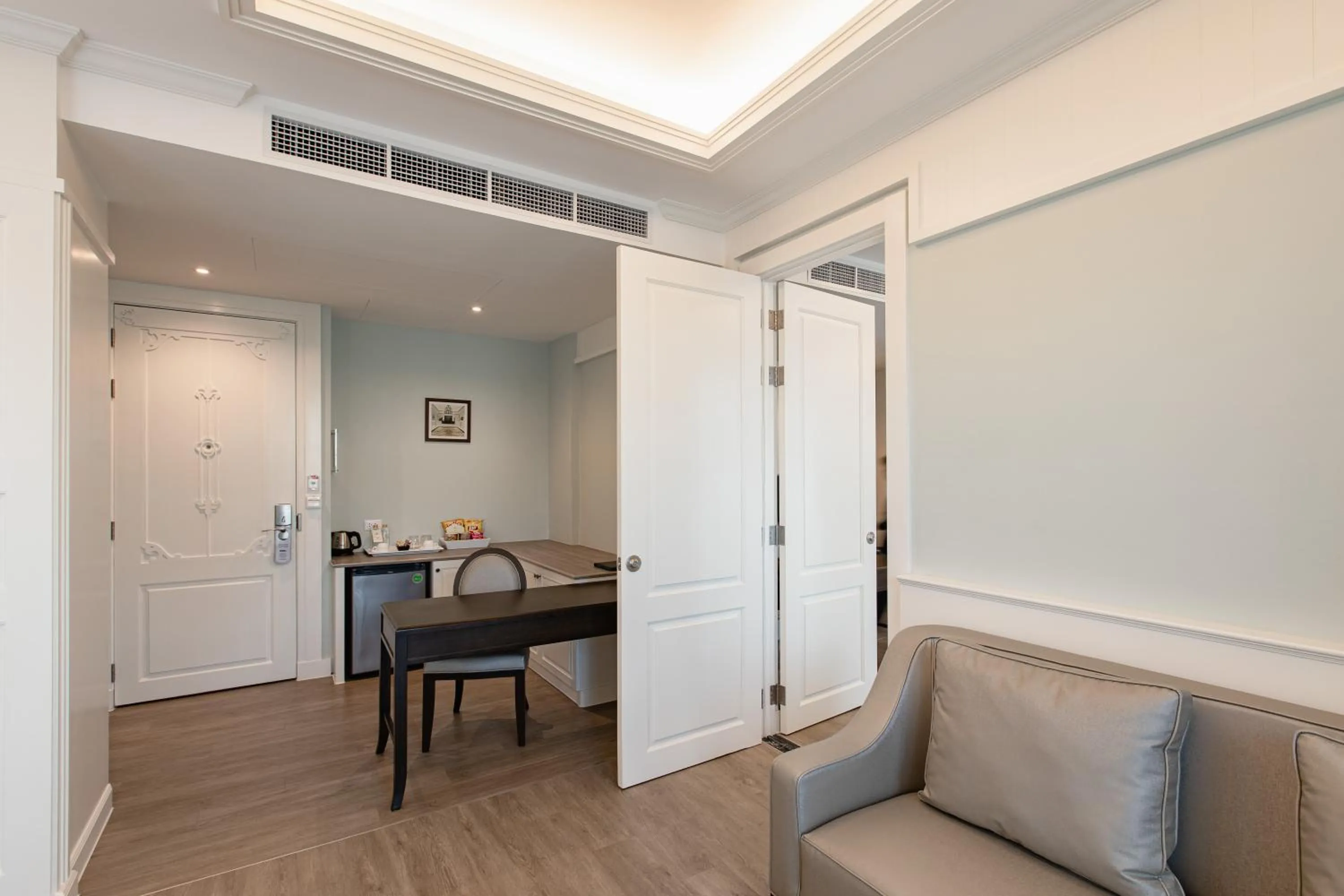 Seating area in Siam Tharadol