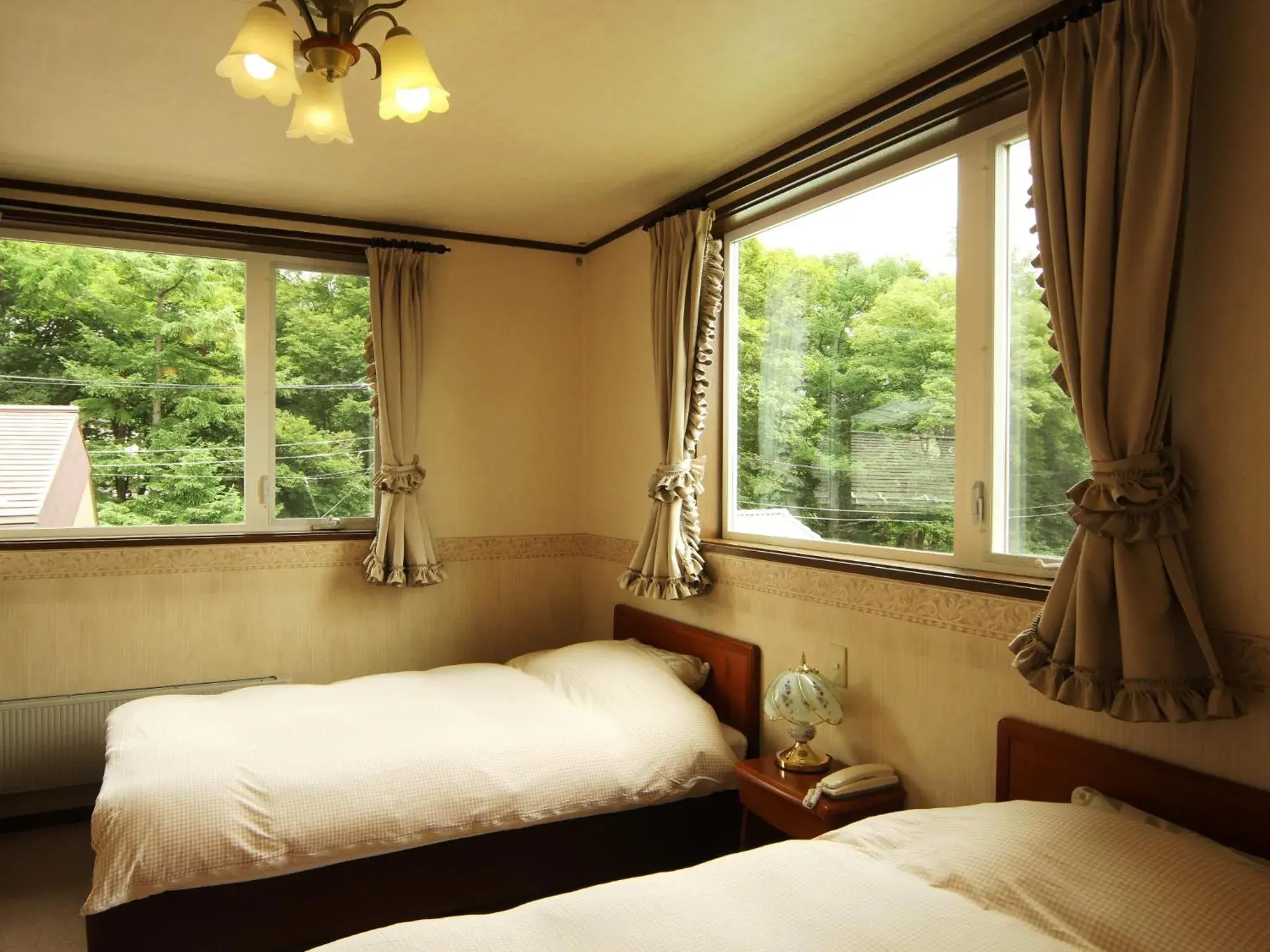 Twin Room with Shared Bathroom - single occupancy in Pension Raisin Twin Room with Shared Bathroom - single occupancy in Pension Raisin