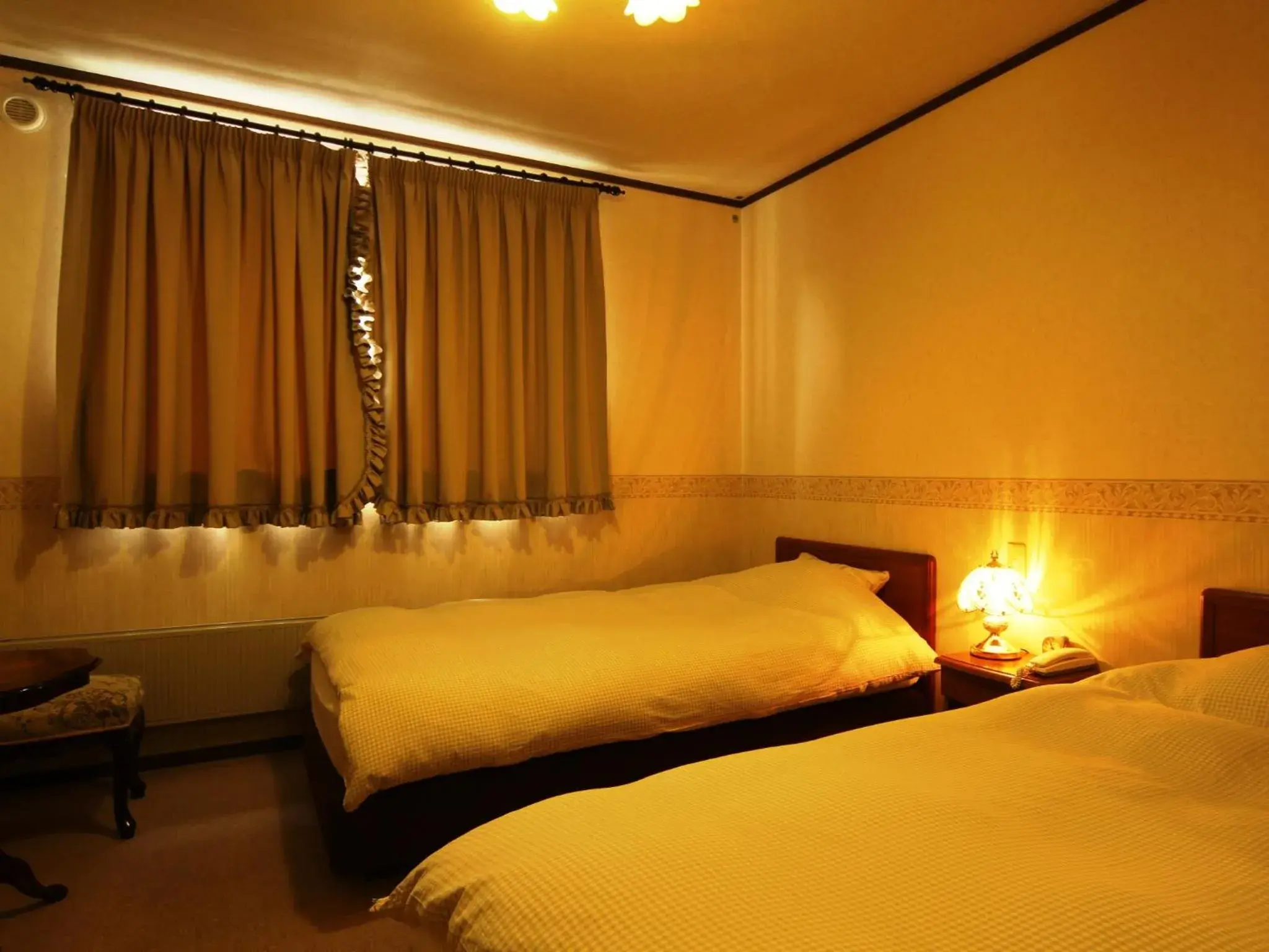 Twin Room with Shared Bathroom - single occupancy in Pension Raisin Twin Room with Shared Bathroom - single occupancy in Pension Raisin