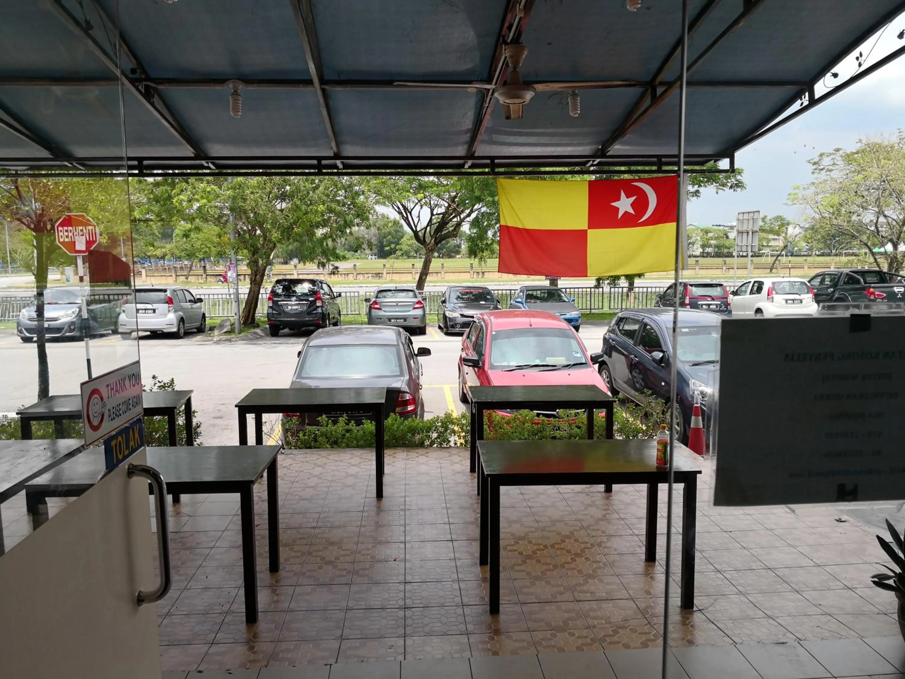 Food and drinks in Kristal Inn Hotel UITM Shah Alam