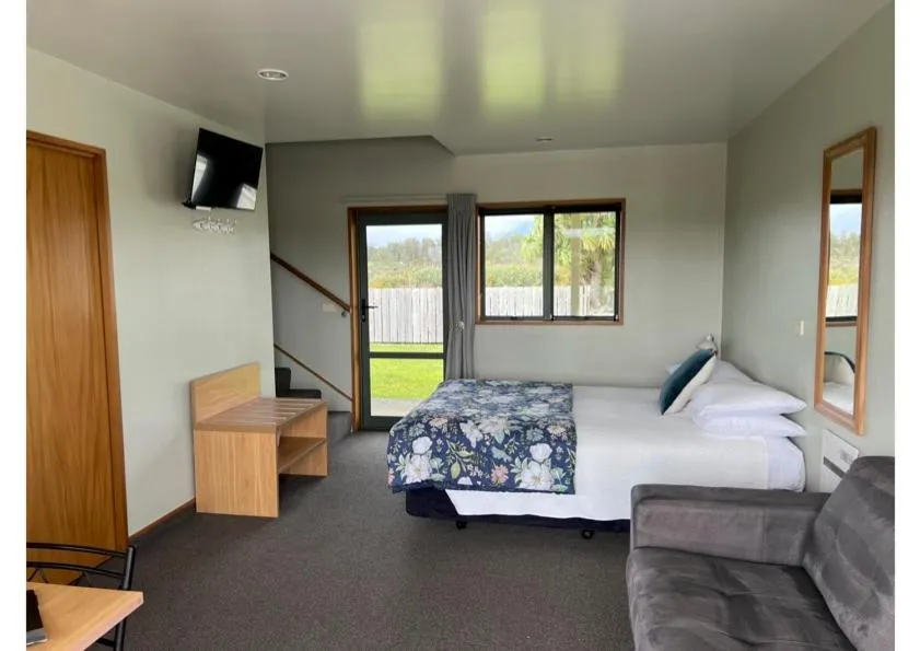 Bed in Haast Beach Motel