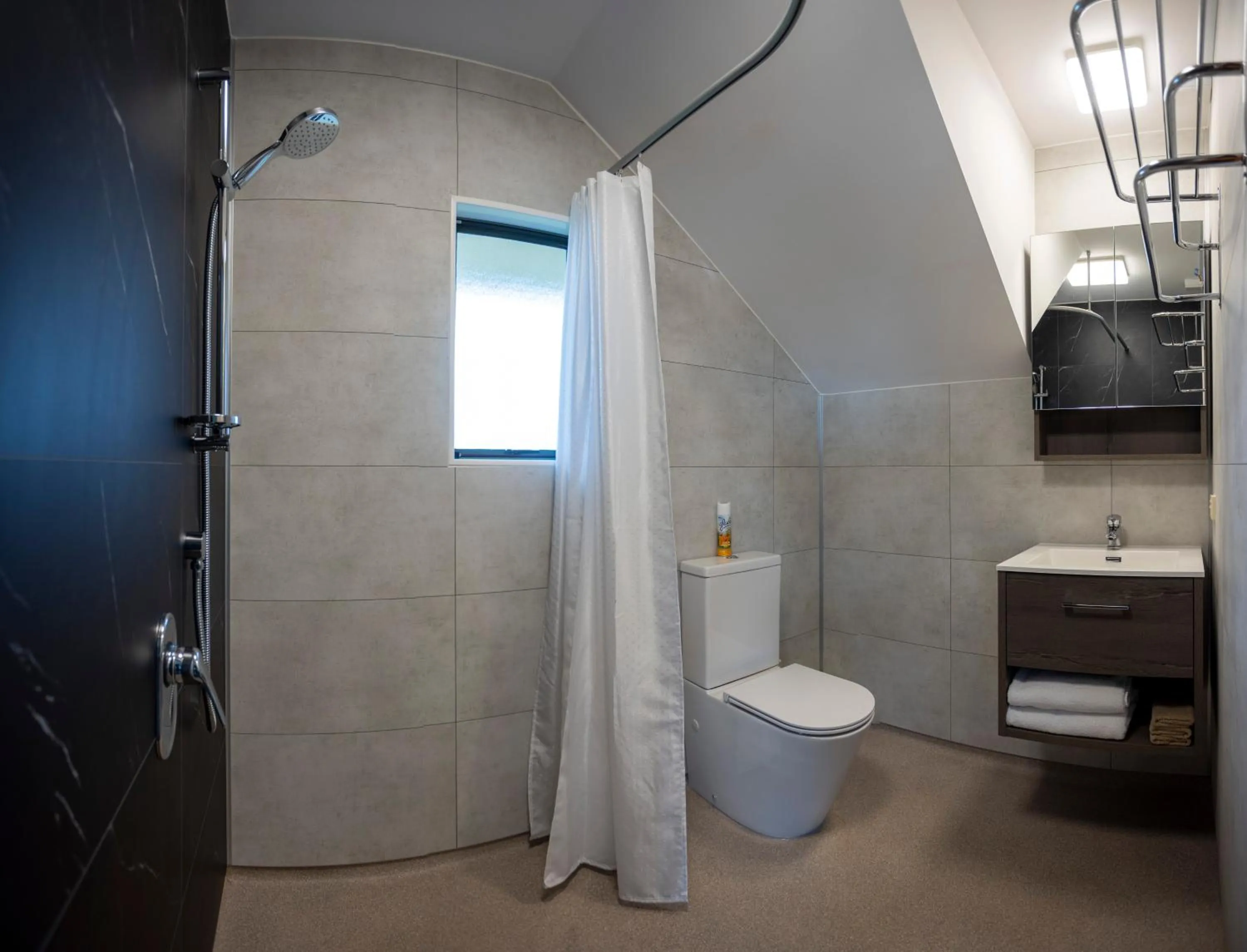 Shower in Haast Beach Motel