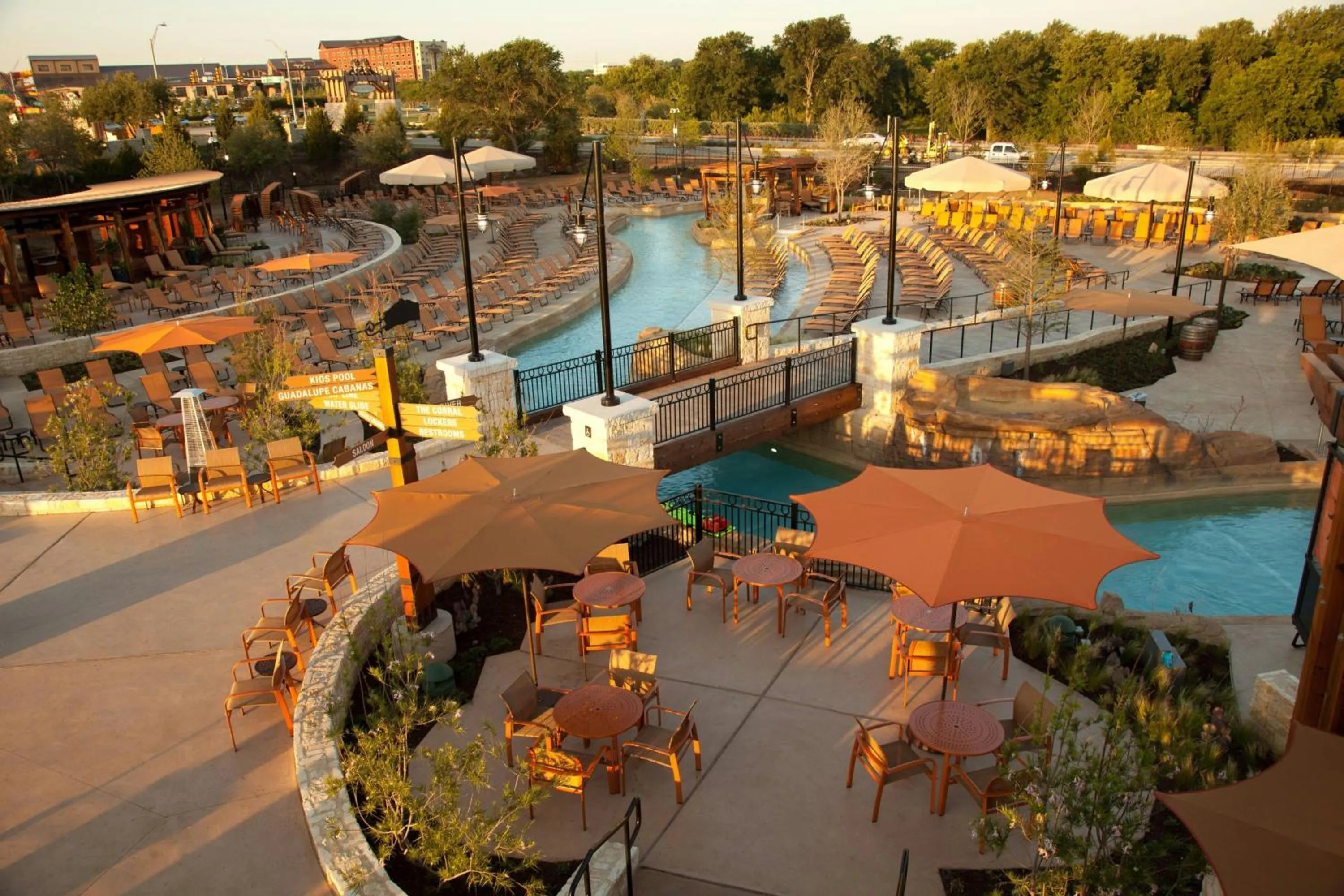 Area and facilities in Gaylord Texan Resort and Convention Center